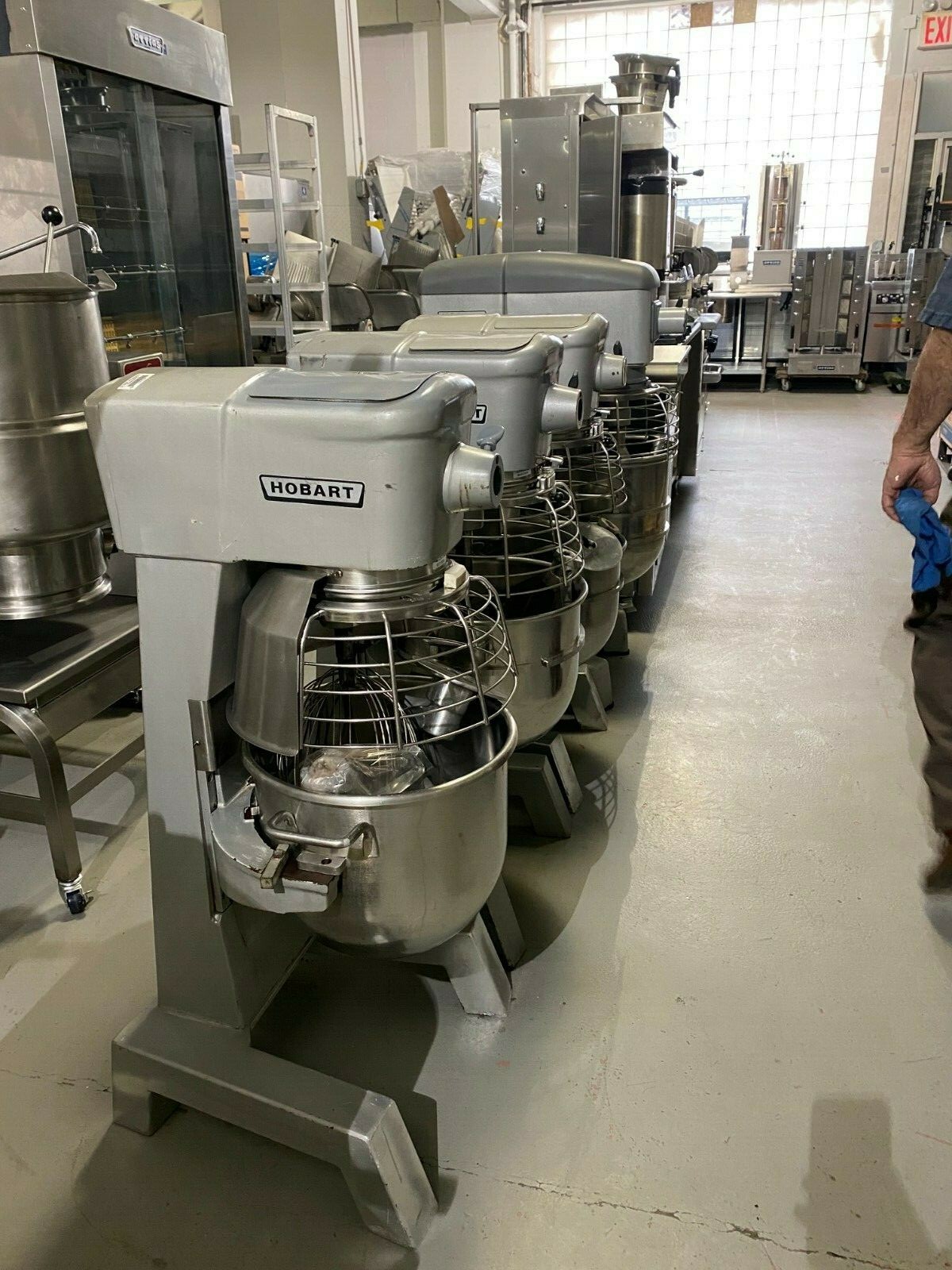 HOBART 30 QUART MIXER WITH GUARD