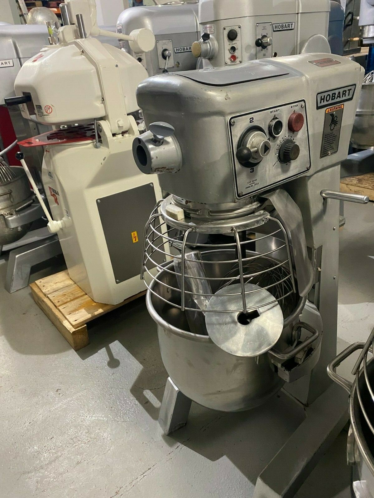 HOBART 30 QUART MIXER WITH GUARD
