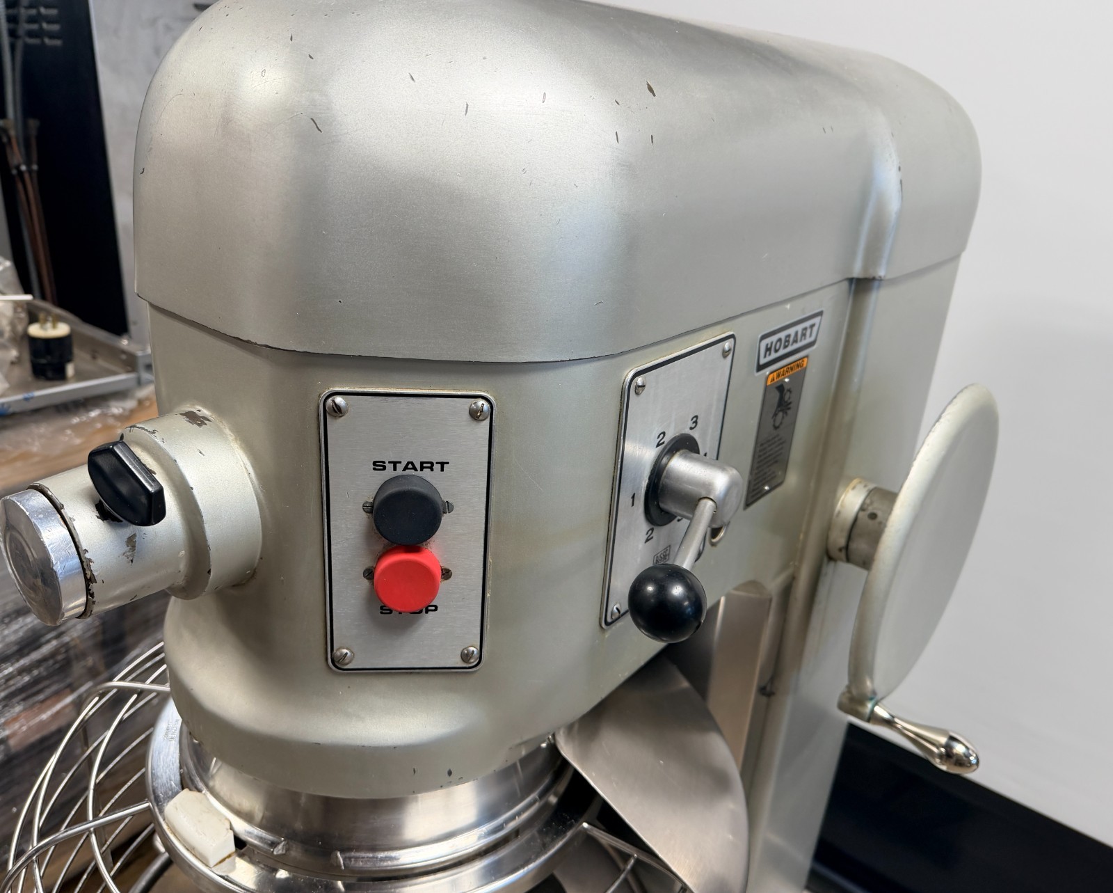 60 Quart Hobart H600 T Mixer Qt 230V 3 Ph 1 1/2 HP Stainless Steel NSF Bowl