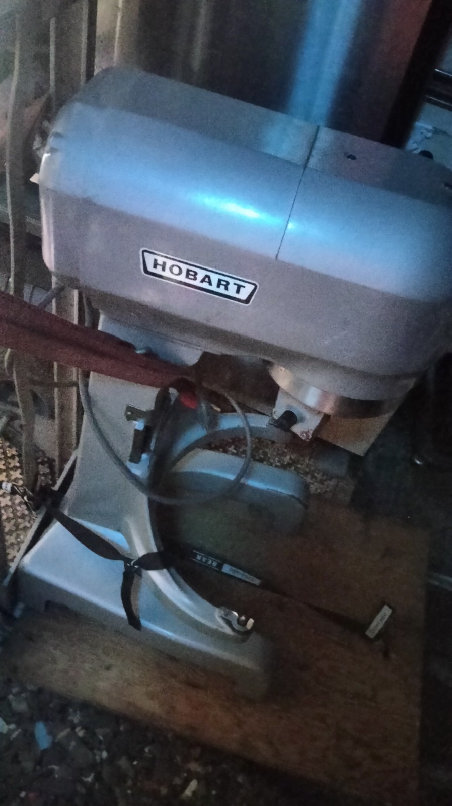 Hobart A200 Mixer 20 Quart, 3 Speed Commercial Mixer /Works