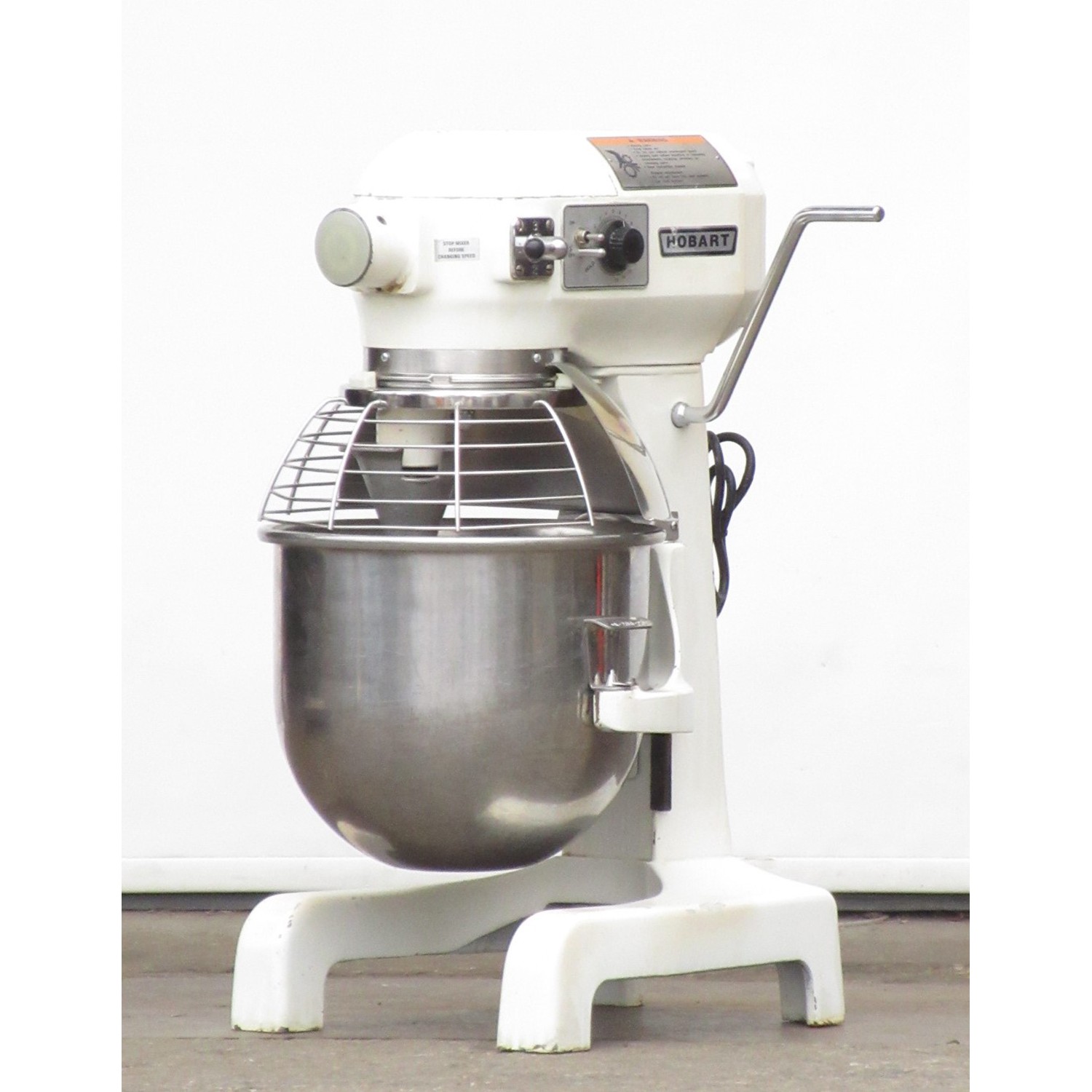 Hobart A200T 20 Qt Mixer, Bowl And 2 Attachments Included
