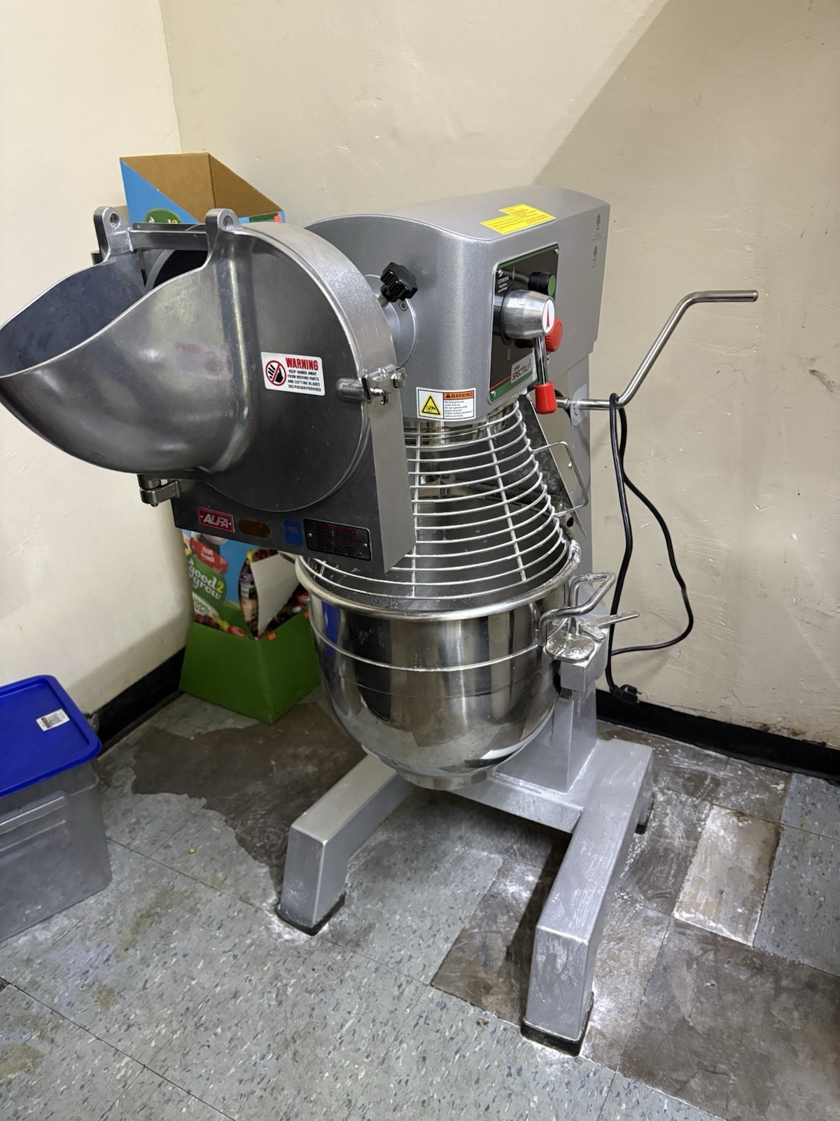 Winco EMP-30 Spectrum 30 Liter Floor Model Gear Driven Planetary Mixer