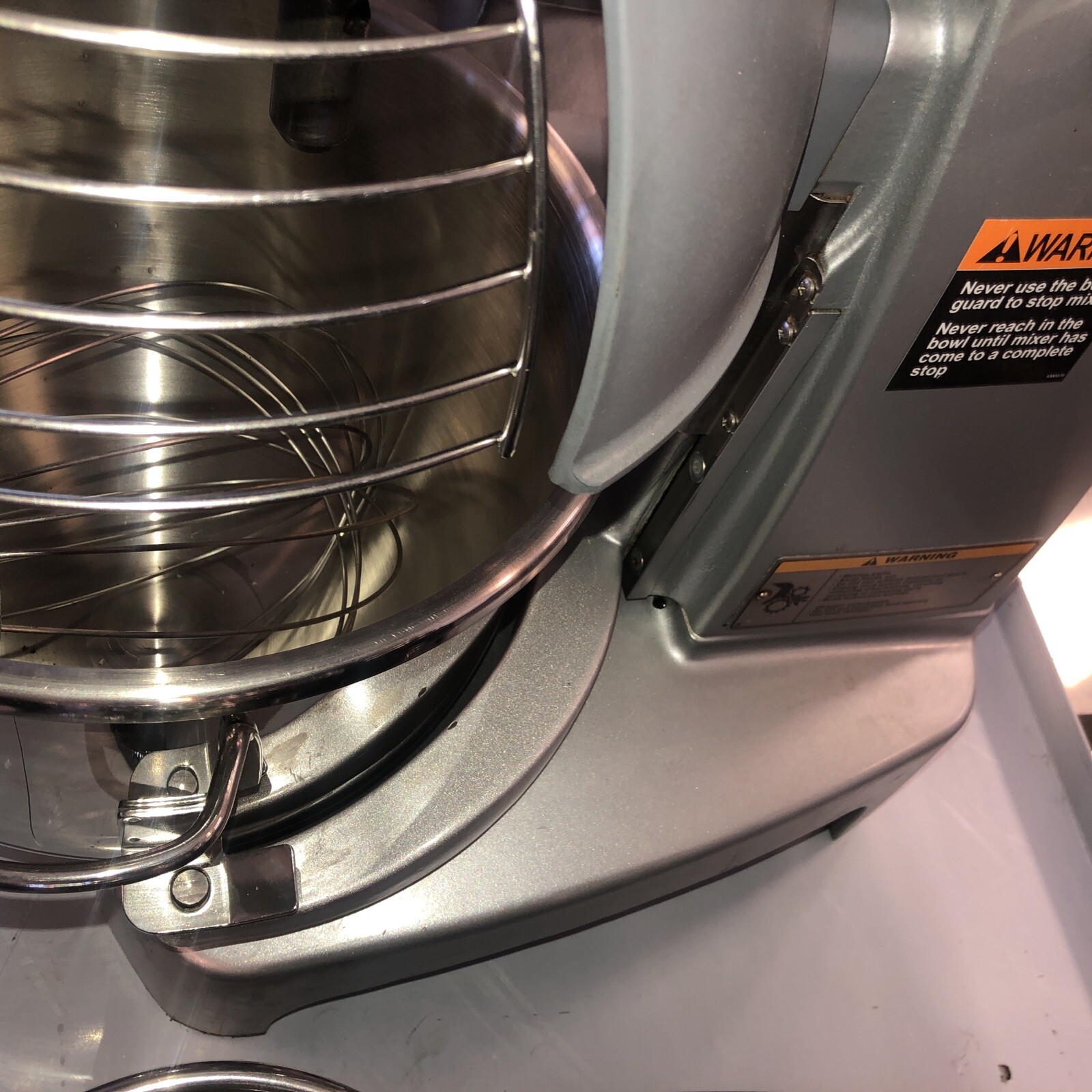 Hobart HL200 Legacy 20-Quart 3-Speed All-Purpose Commercial Mixer With Whip 200V