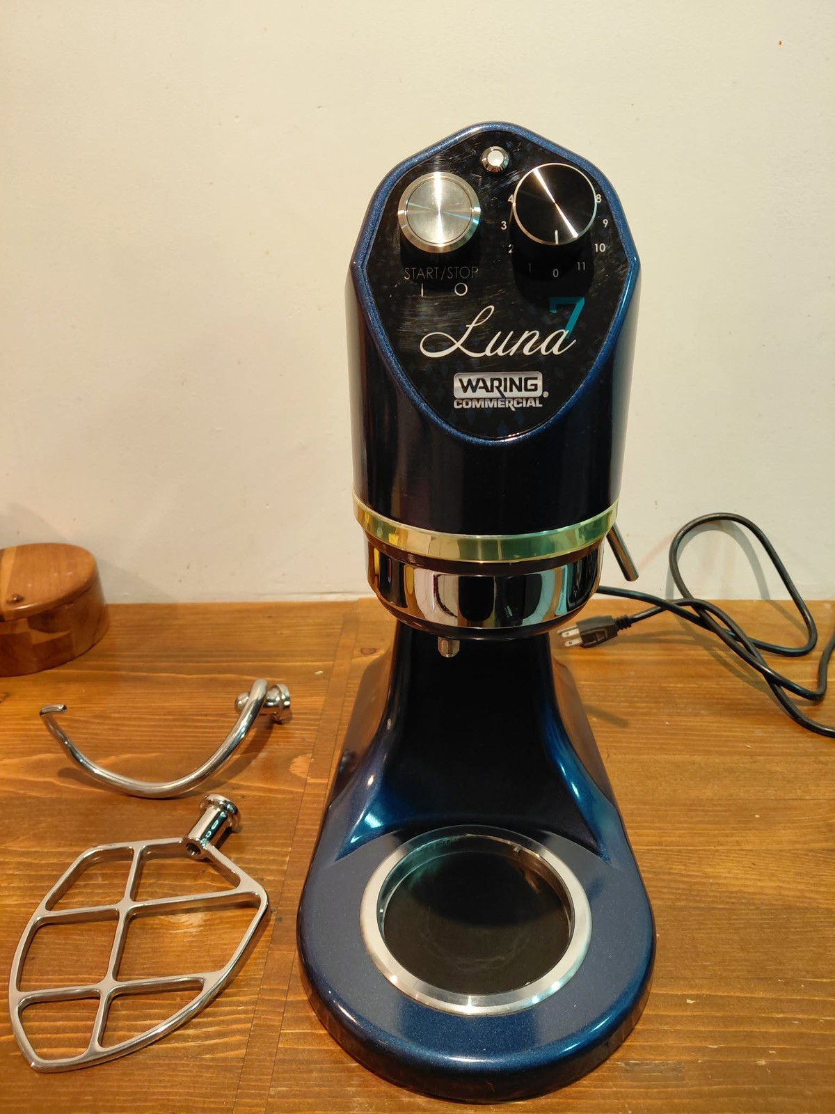 WARING WSM7L Commercial Luna Planetary Countertop 7Qt Stand Mixer PLEASE READ