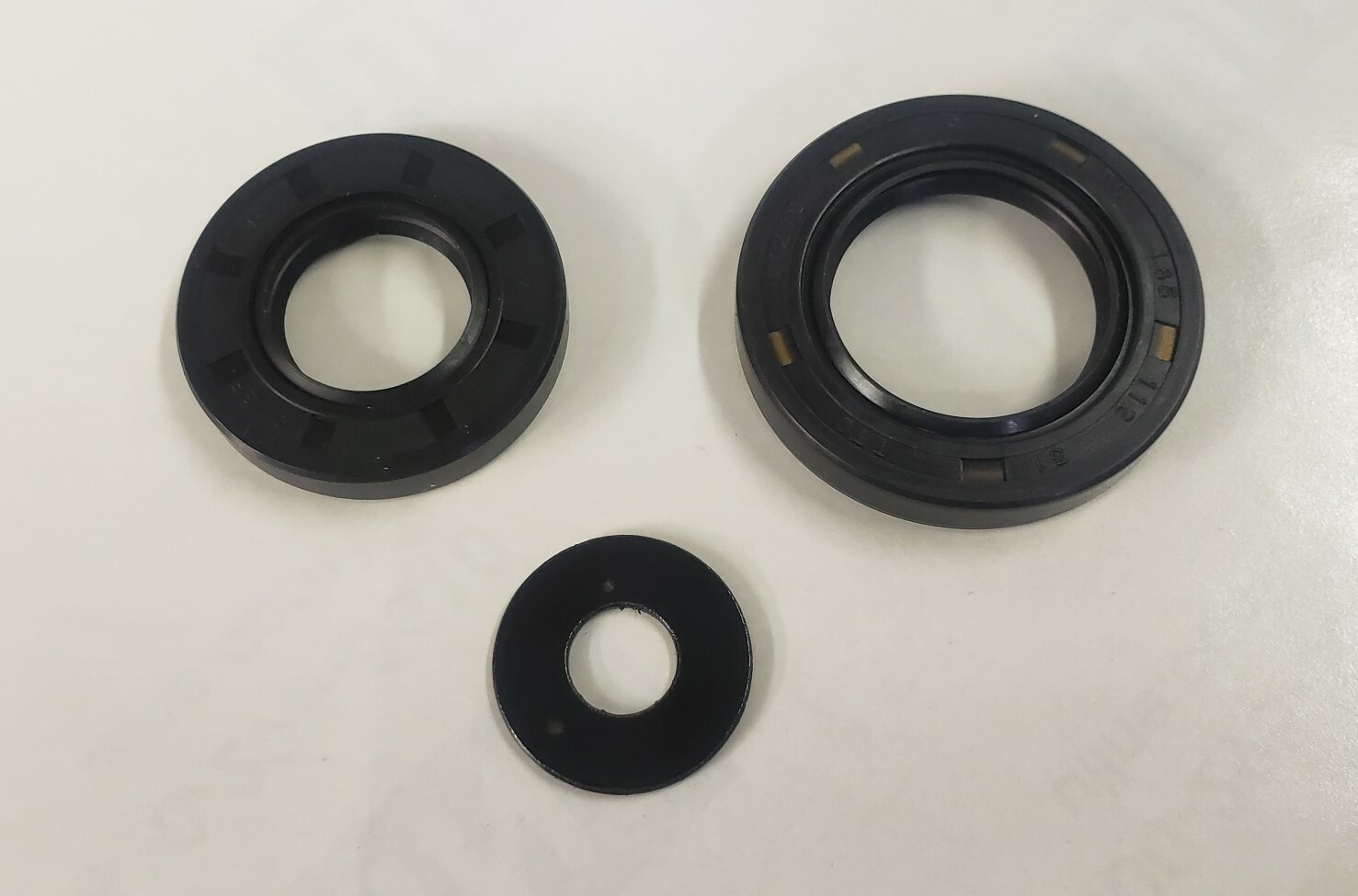 Hobart 12qt A120 gear box Planetary shaft seals 114695 121814 both seals washer