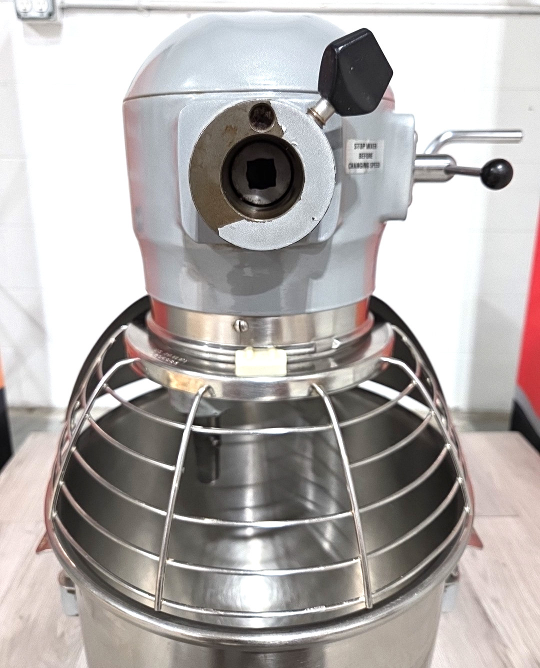 HOBART A200 20QT Mixer W/ Bowl, NEW Hook, Whip, Paddle – 120V- WATCH VIDEO!