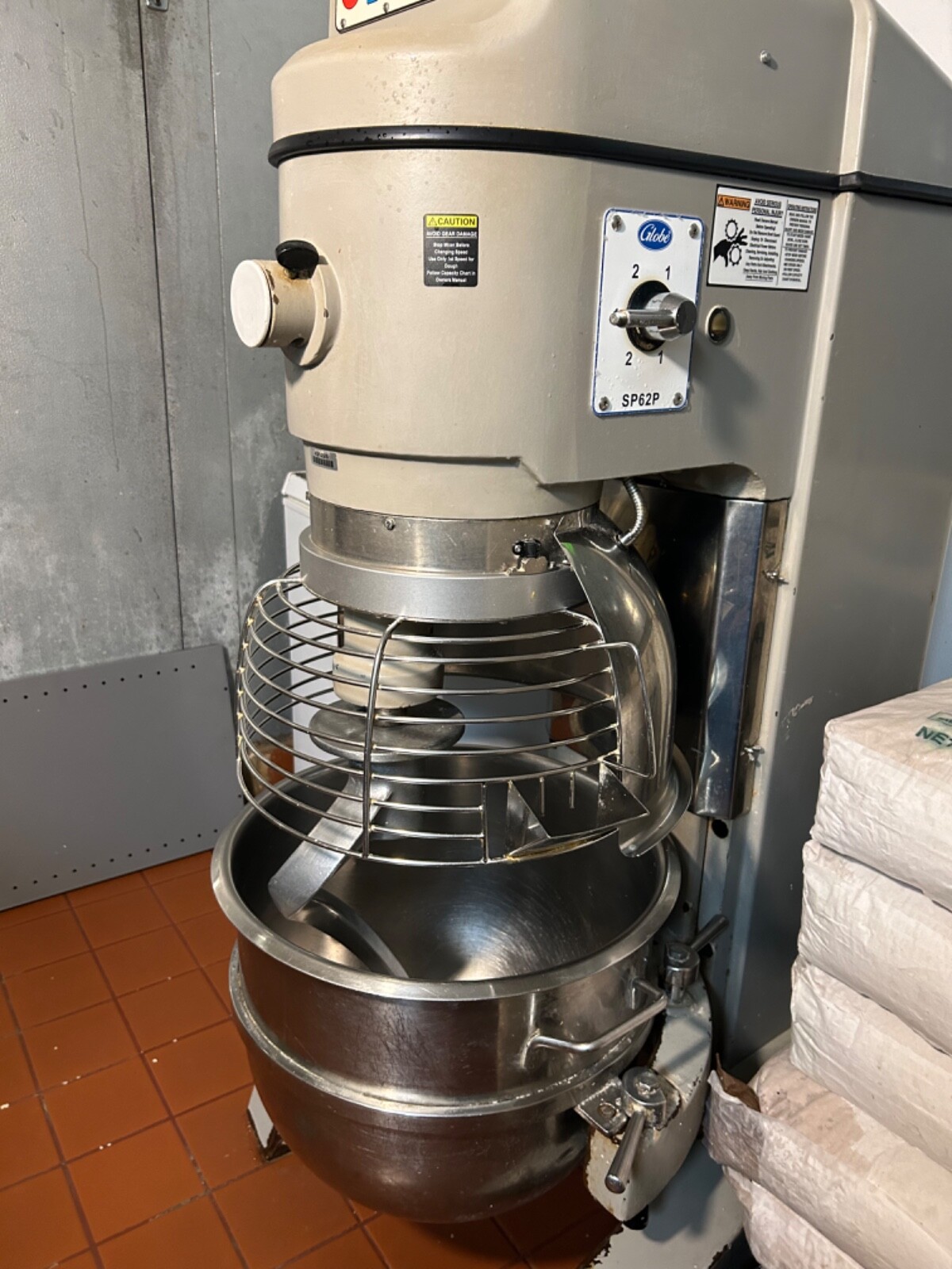 Globe SP62P-4 60 Qt Planetary Mixer Commercial 4 Speed with #12 Hub 3 HP