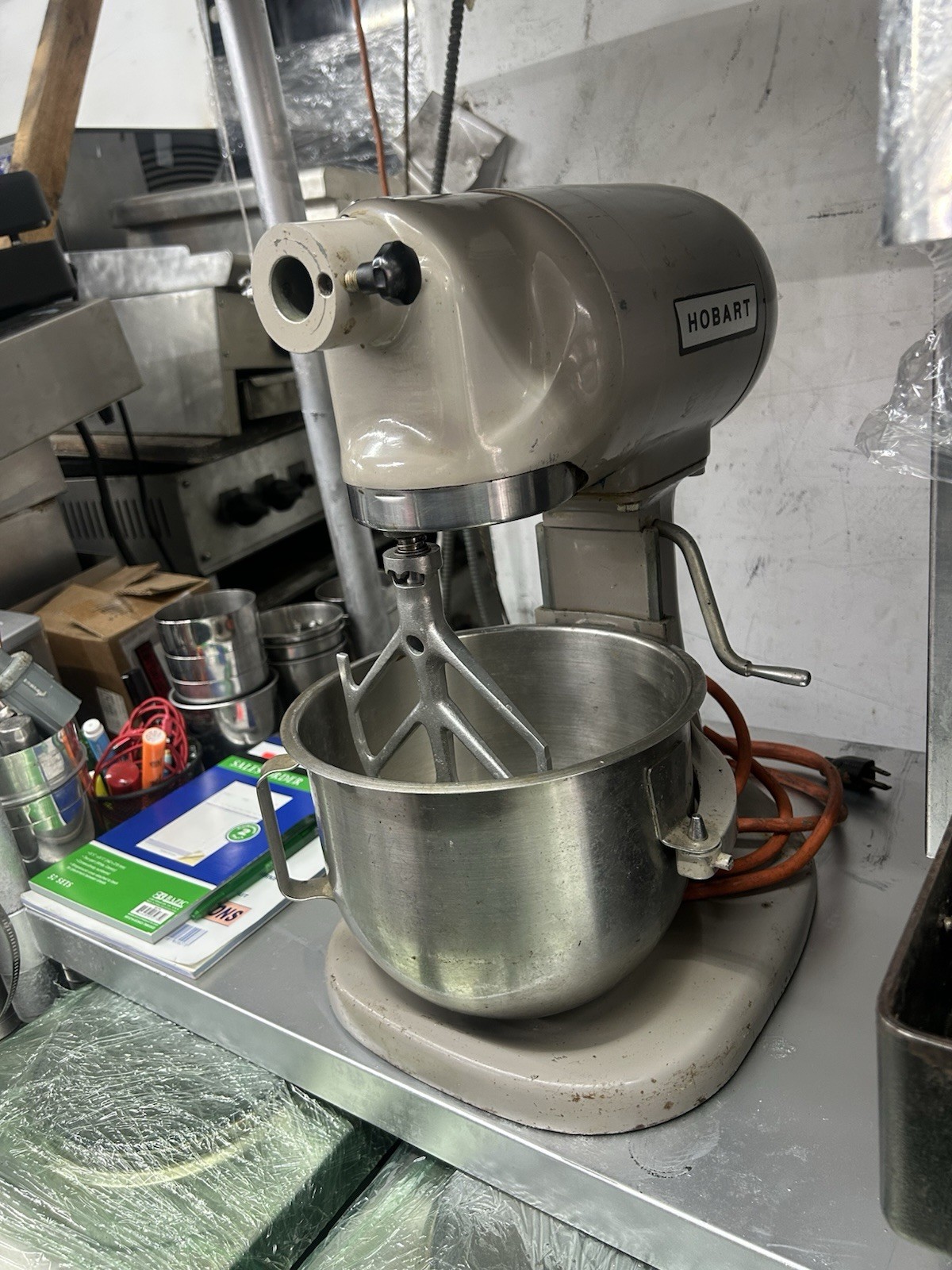GOOD CONDITION!!!! HOBART N-50 6 QT DOUGH MIXER FOR SALE!!!!