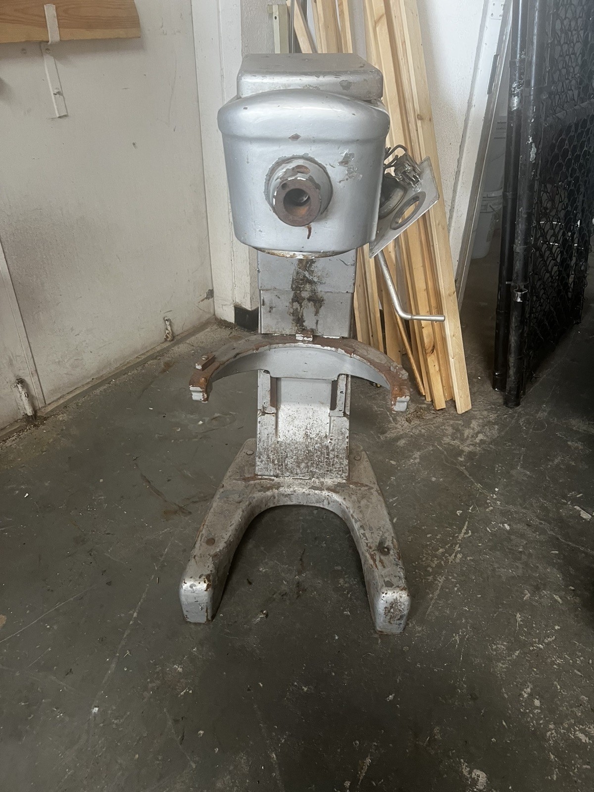 Used Hobart D-300T Commercial 30Qt Dough Mixer – 115v 1/2 hp (For Parts Only)