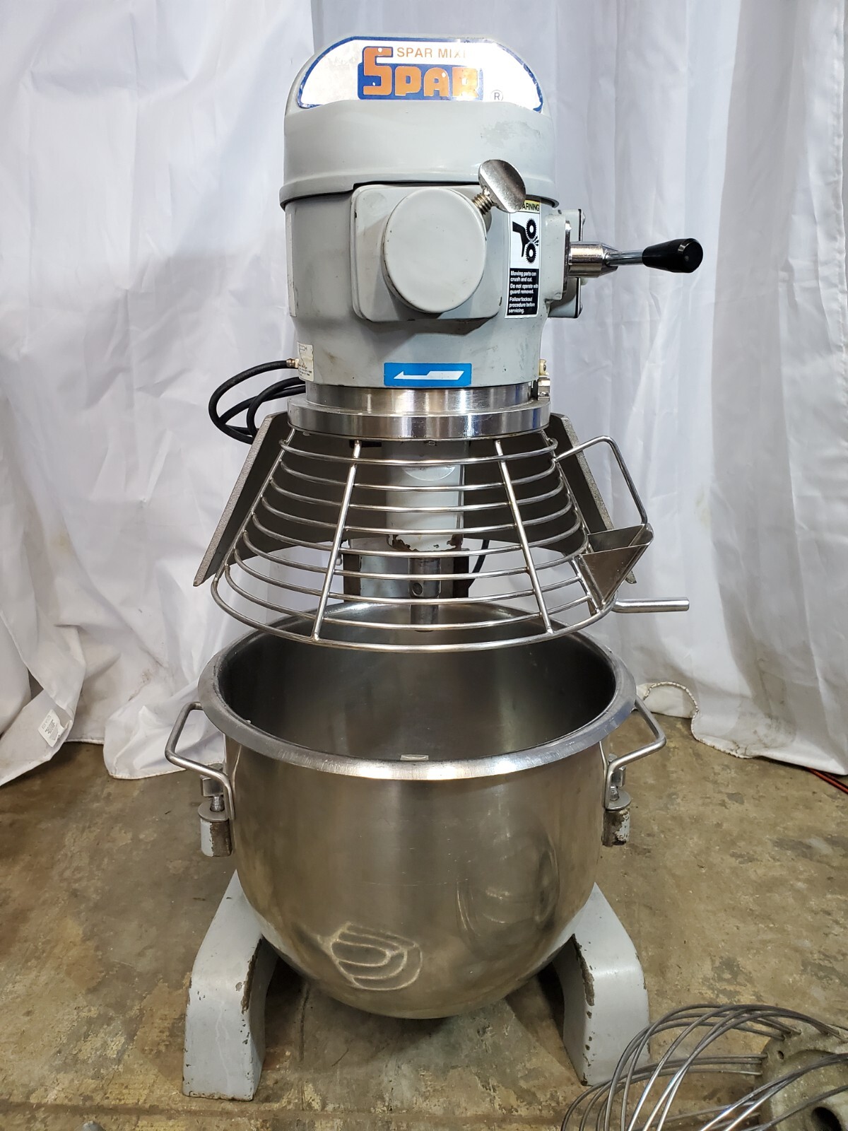 SPAR 200-J planetary MIXER 20 quarts with 2 Attachments hobart VIDEO