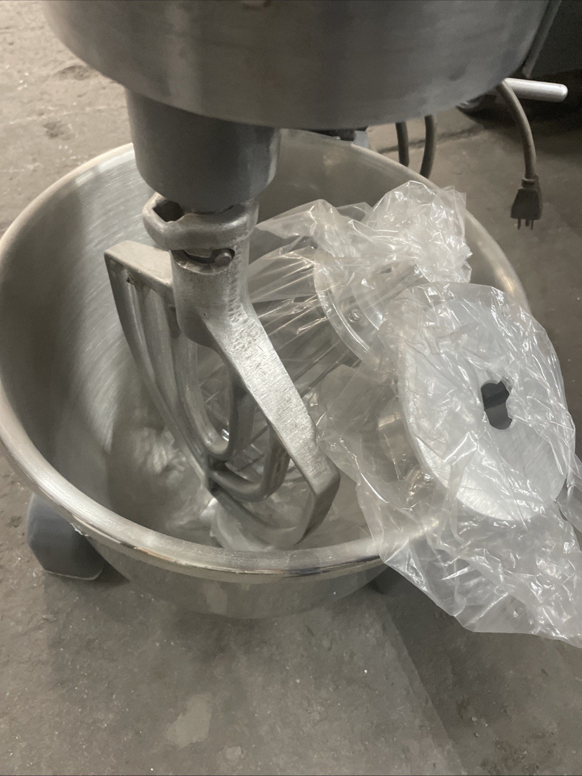 Hobart A-200 20 Qt Dough Mixer Refurbished With Guard Bowl 3 Attachments