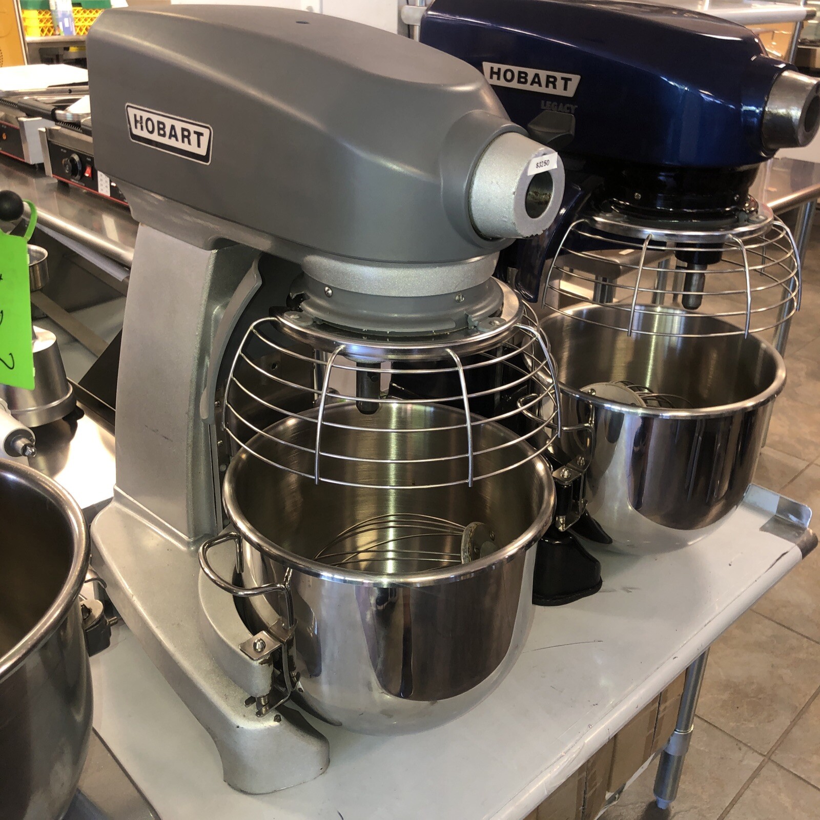 Hobart HL200 Legacy 20-Quart 3-Speed All-Purpose Commercial Mixer With Whip 200V