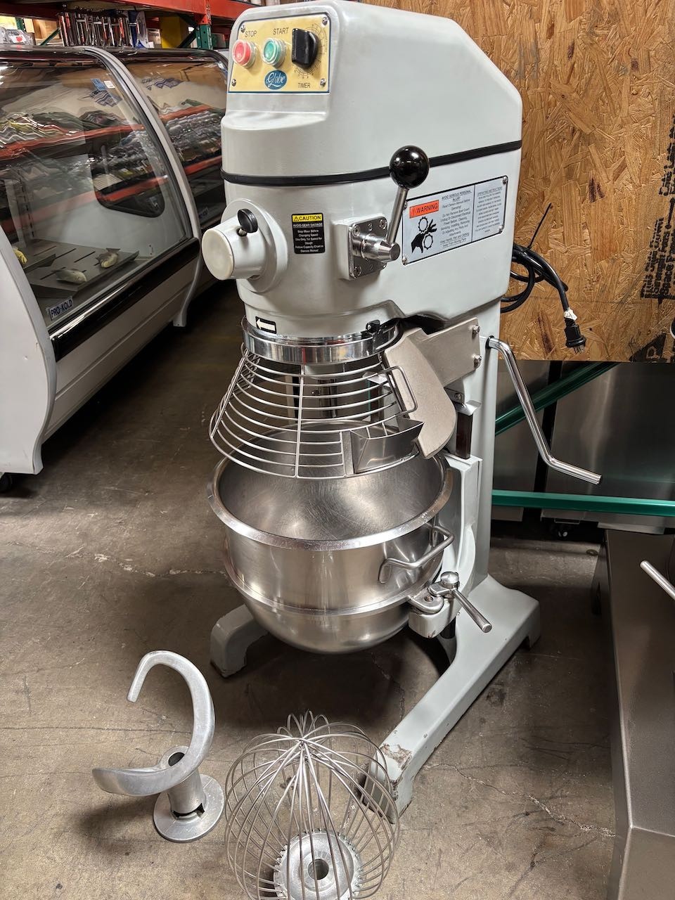 30 Quart Mixer Globe SP30 Safety Bowl Guard Cage 1HP Mixing 120V & 2 Attachments