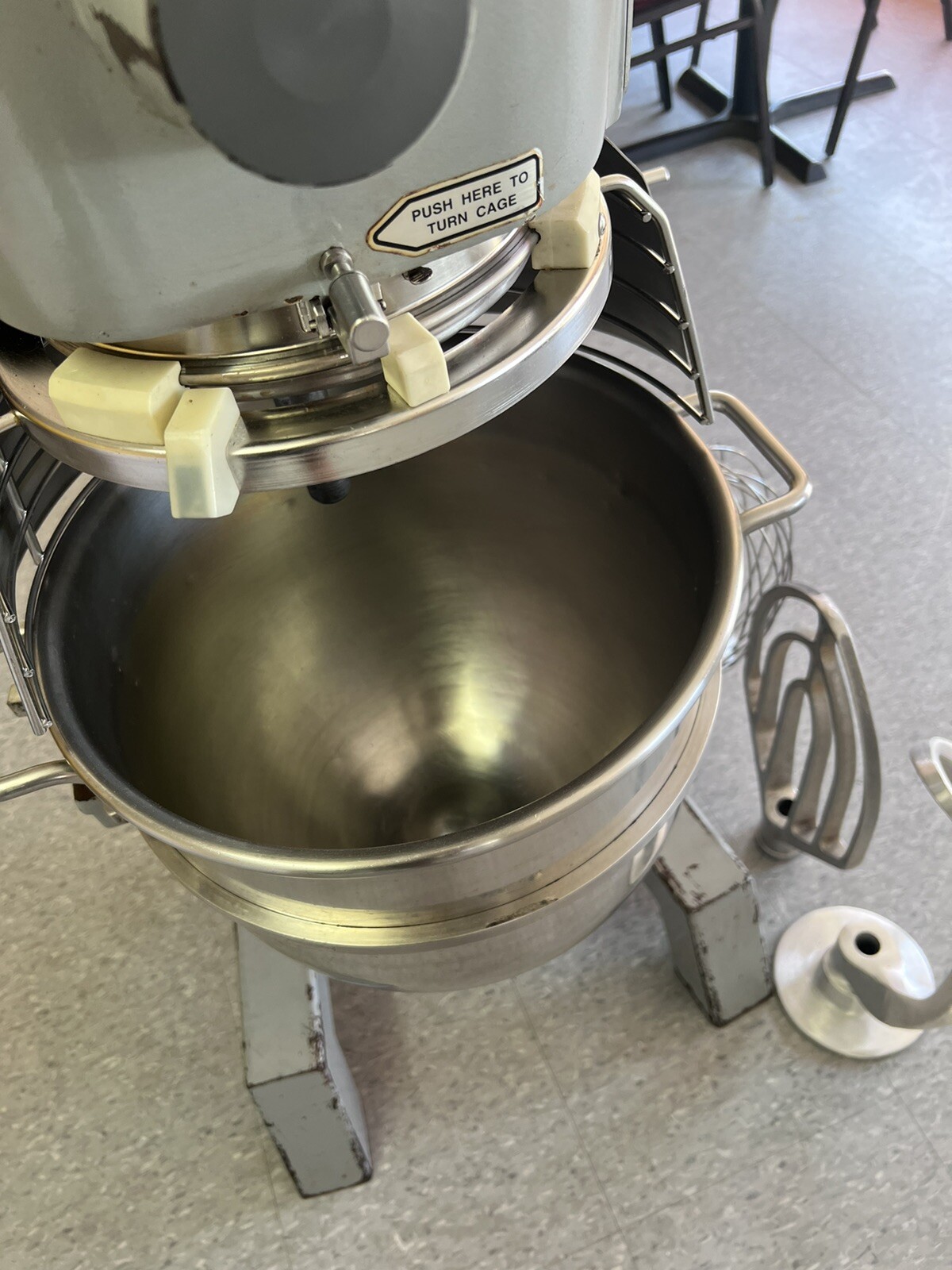 Hobart Mixer D300T 30 Qt W/SS OEM Bowl, Hook, Flat Beater, Wire Whisk Excellent