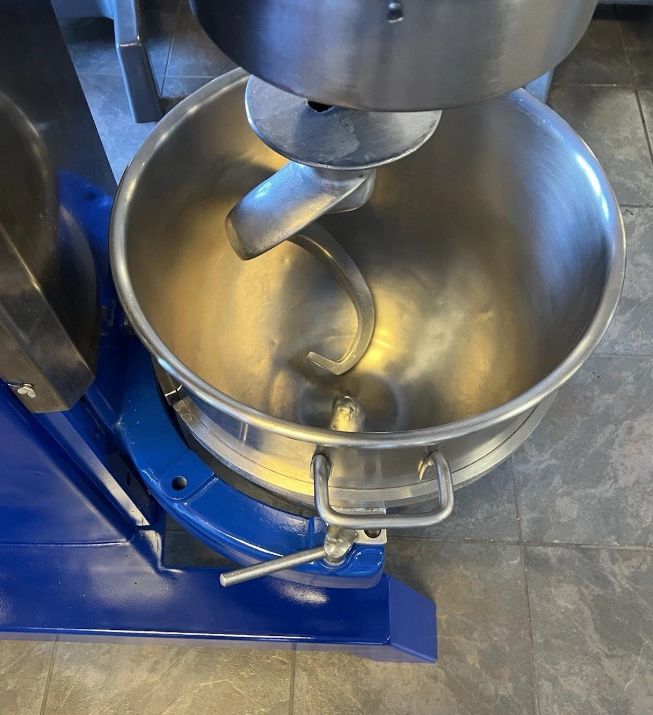 HOBART H 600 60 Qt Mixer 1HP 200V 3 Phase Bowl & Hook Included BEAUTIFUL SHAPE!