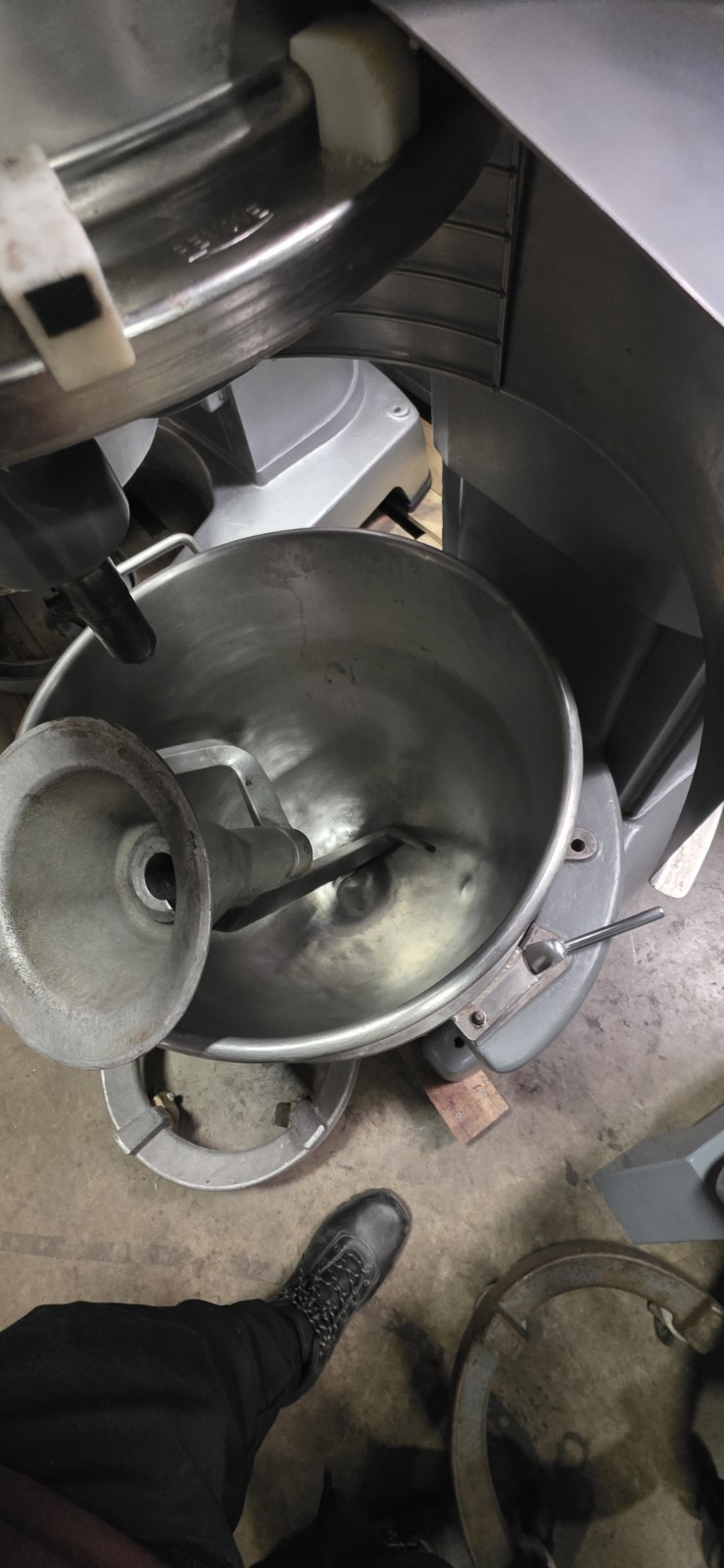Used 80qt Hobart M802 Planetary Floor Mixer with Bowl Dolly Hook 2HP 220V 3Ph
