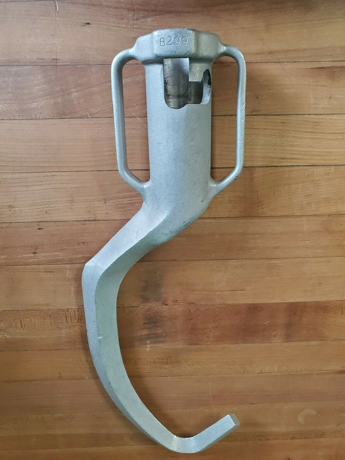 Hobart VMLH30E 30 Qt. Reducer “E” Dough Hook for VMLH Mixers 00-275458 – EUC