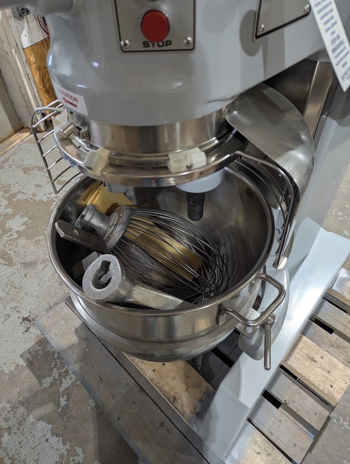 Hobart H600-T 60 Qt. Mixer w/Guard, Attachments, 2HP, 3PH – Rebuilt w/Warranty!