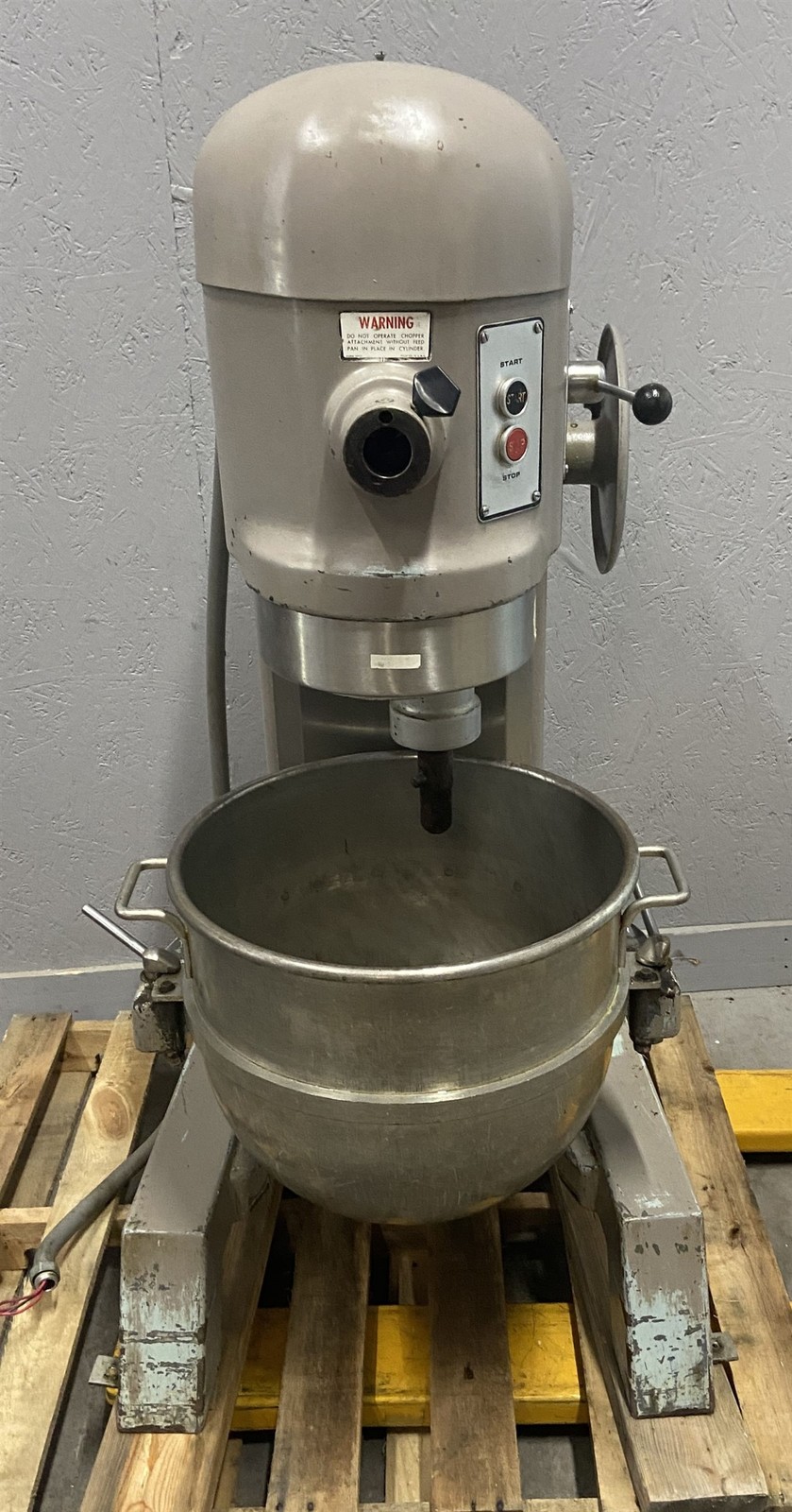Hobart H-600 60 Qt. Commercial Mixer 440V 3PH w/ Bowl H600 Manual Lift