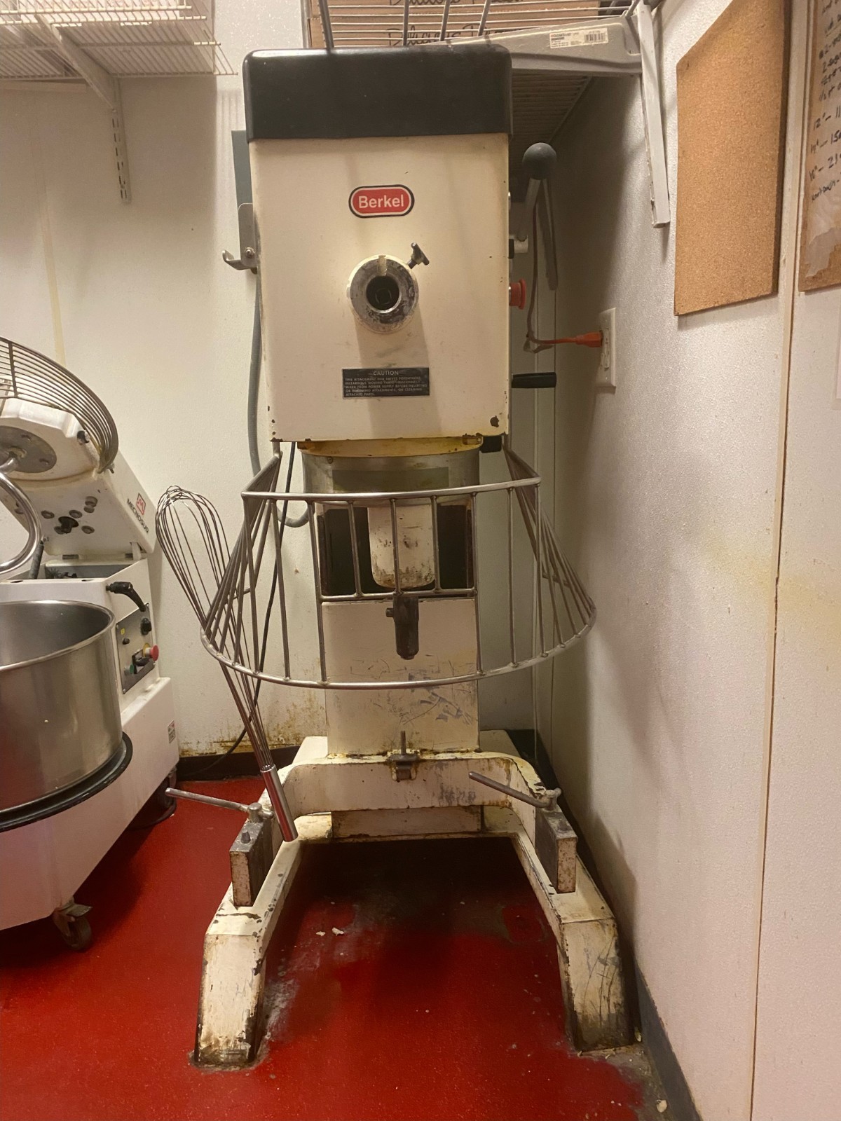 Blakeslee (DD-60) 60 Quart 4 Speed Heavy-Duty Industrial Bakery Dough Food Mixer