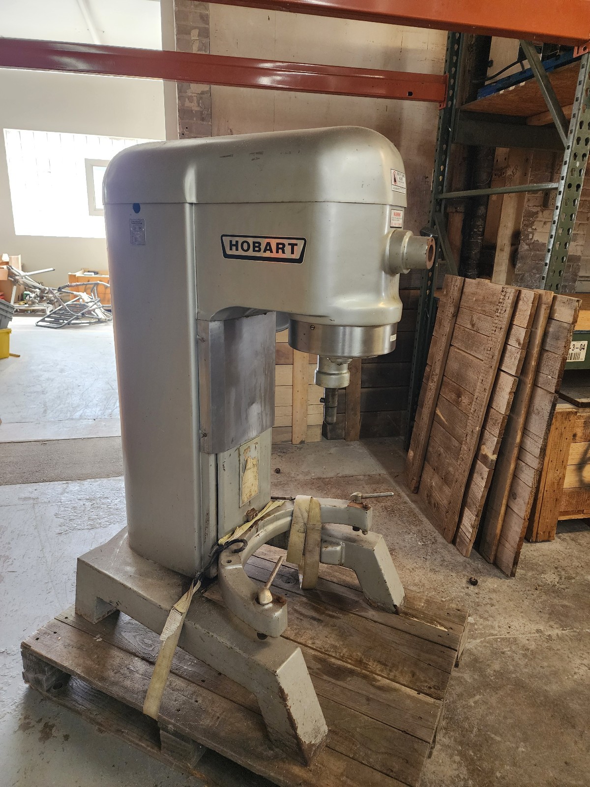 HOBART H600T Dough Mixer 3ph, 1HP w/ Accessories