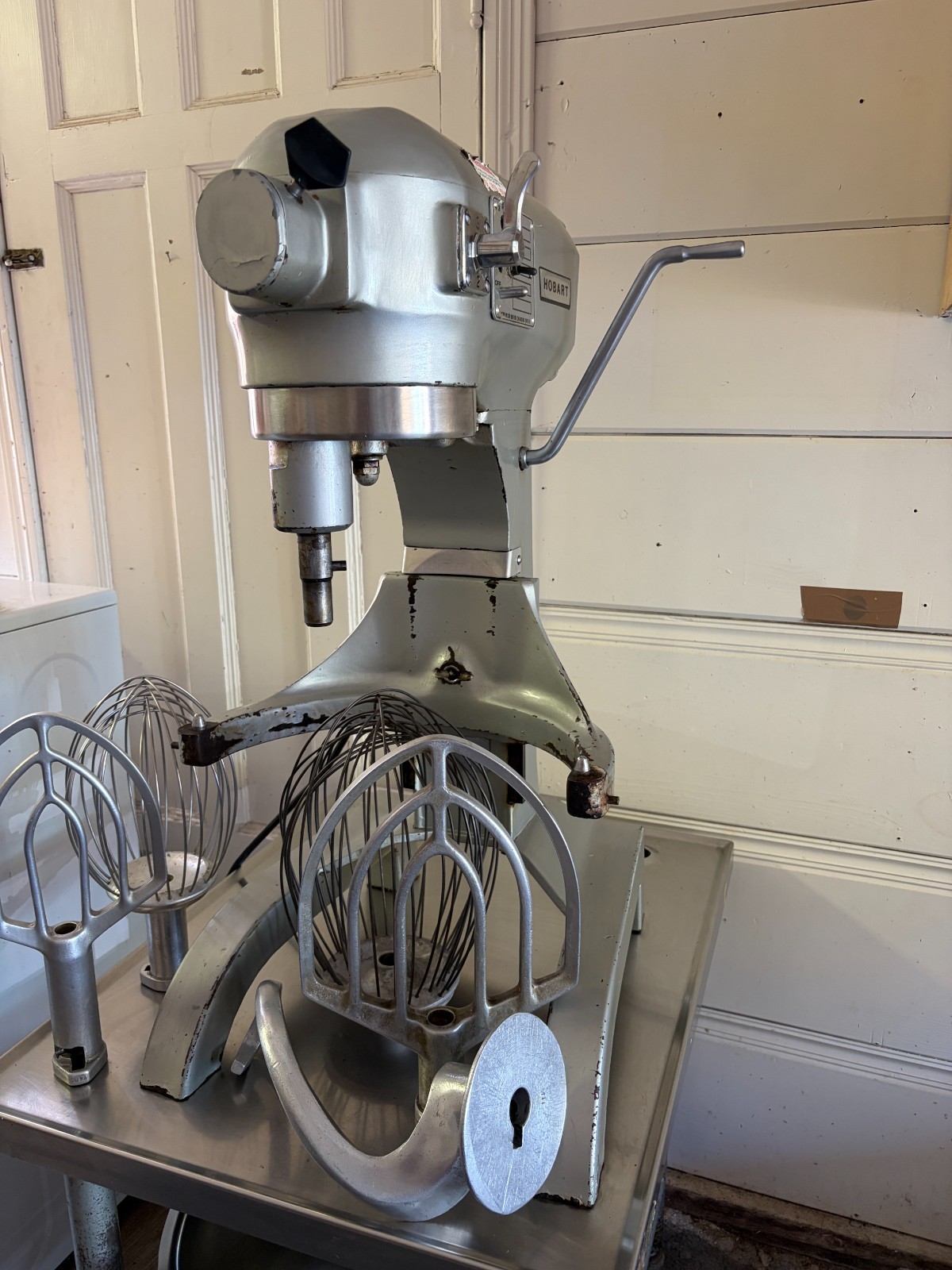 Hobart A-200T 20 QT Commercial Mixer 115V Single Phase Stand Timer w/ Bowls