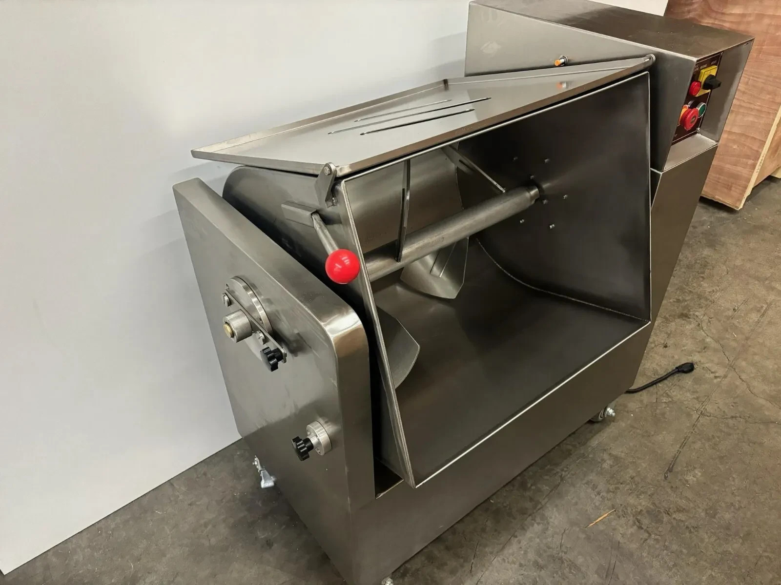 300lbs meat mixer – 220V 3 phase – NEW