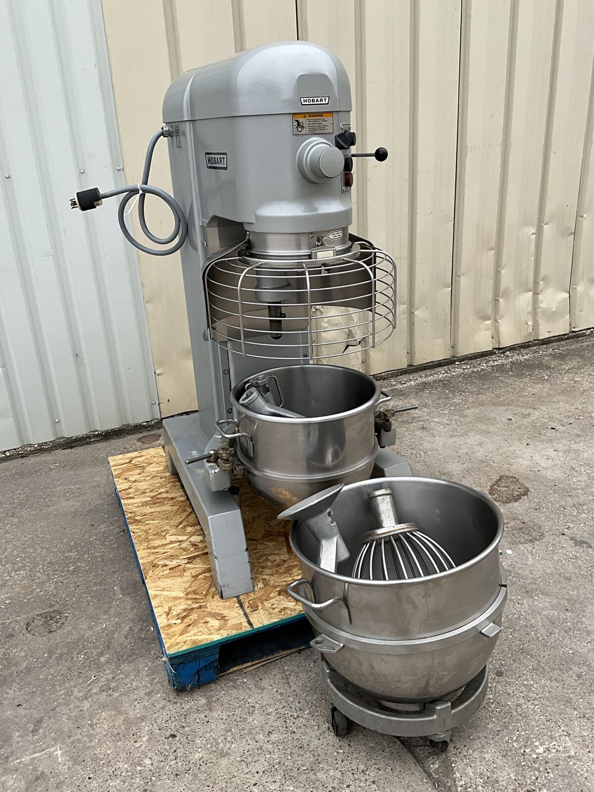 Hobart 60qt Dough mixer H600T Pizza Bakery bowl Guard with 30qt bowl set up