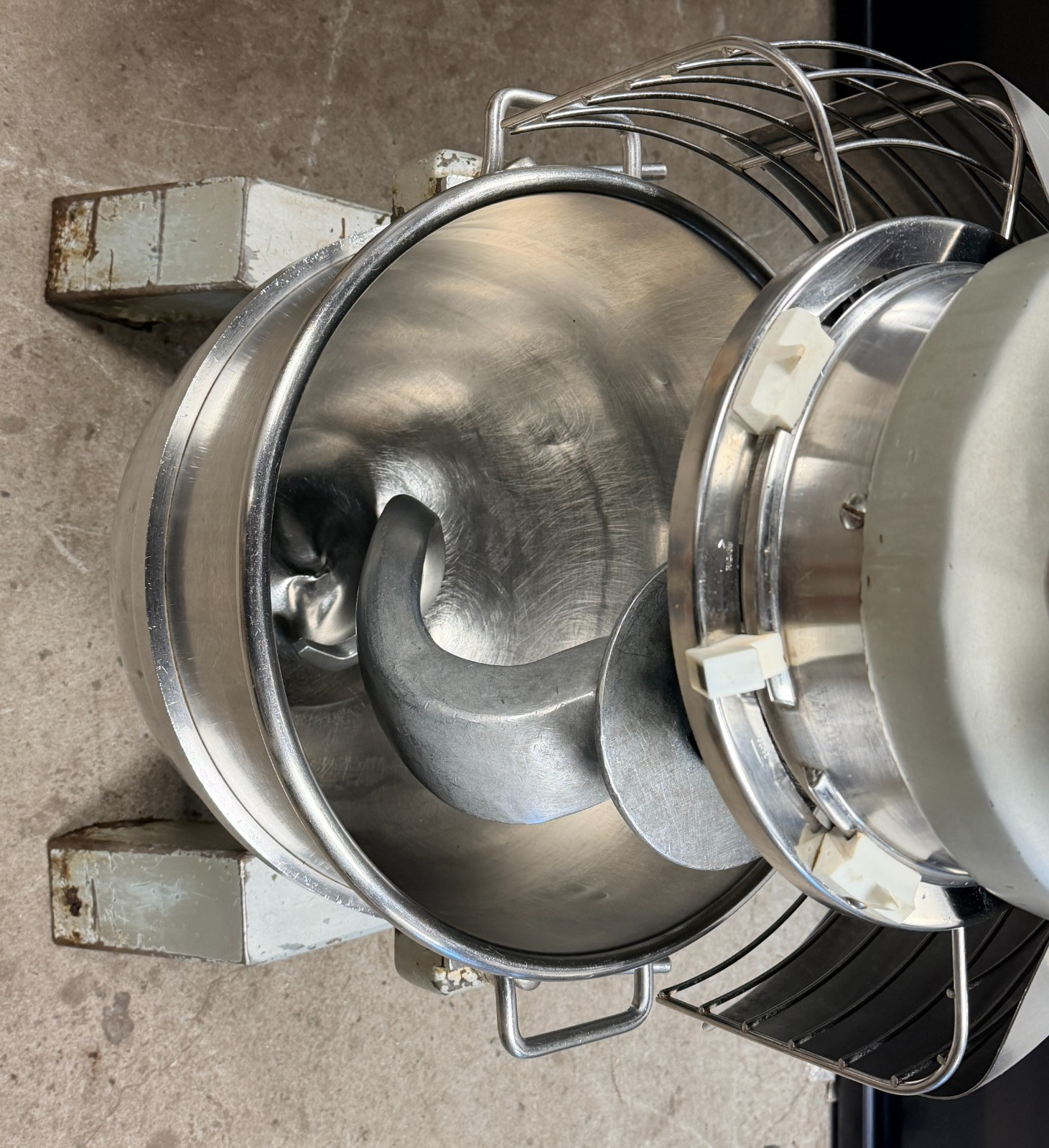60 Quart Hobart H600 T Mixer Qt 230V 3 Ph 1 1/2 HP Stainless Steel NSF Bowl