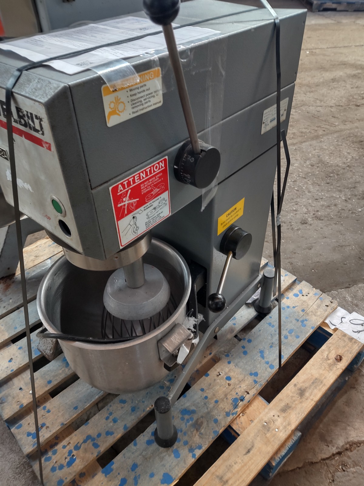  WELBILT VARIMIXER W20 (20 QUART) WITH BOWL AND HOOK. 110 VAC