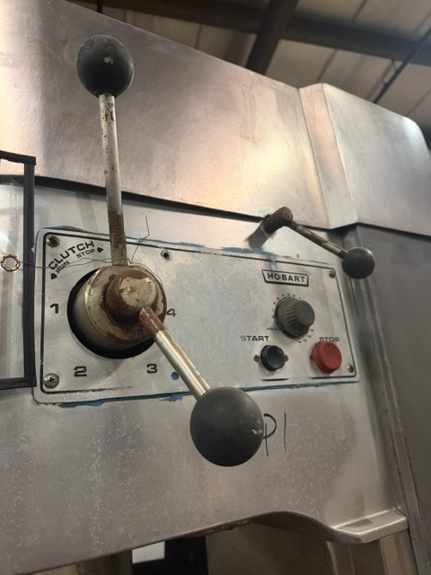 Hobart Mixer w/ S.S. bowl & beater, 230V, 80 quart, 3 phase