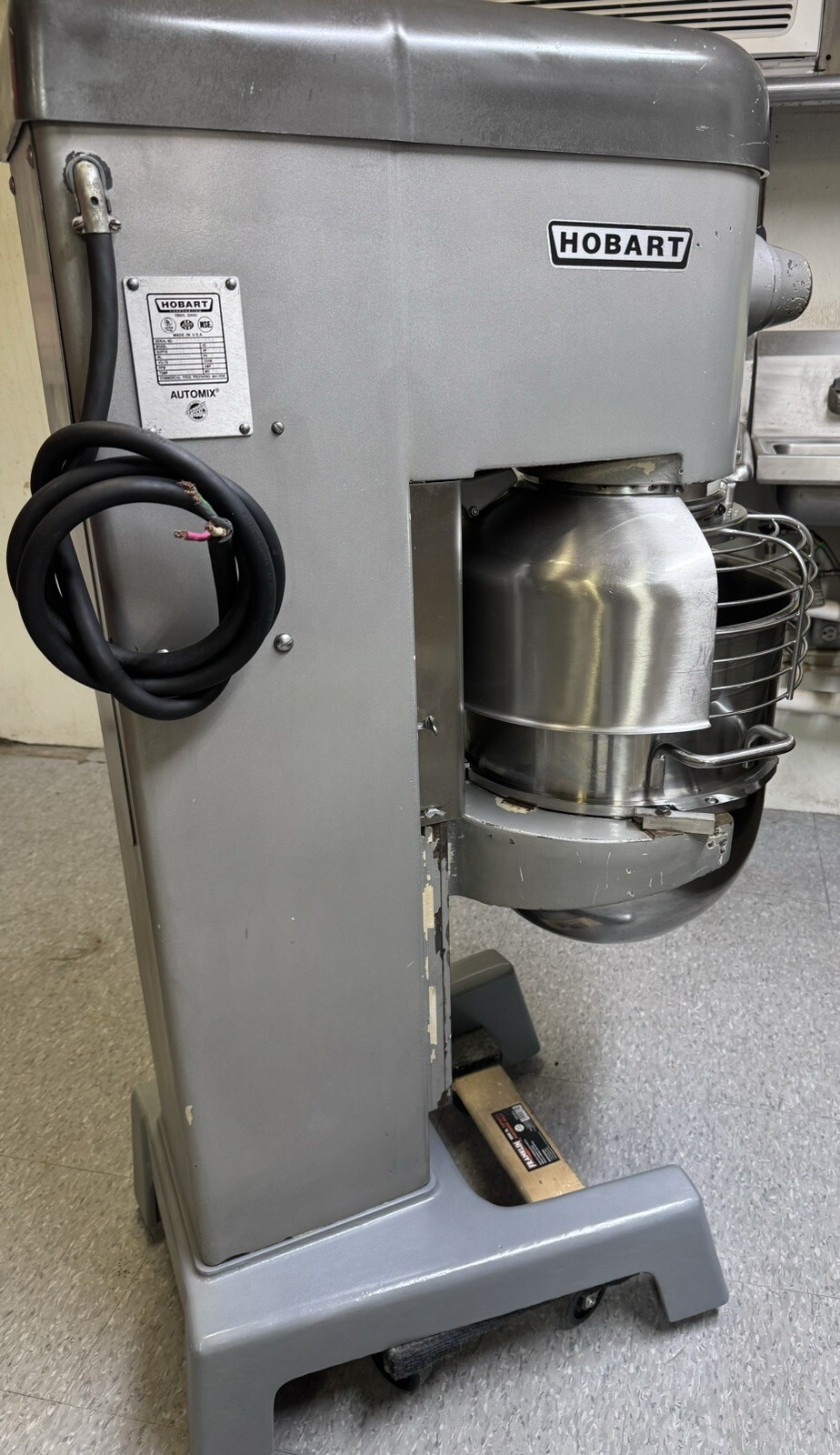 Hobart D340 40 Qt Mixer With 40 Qt SS Bowl & Heavy Duty SS Hook 1.5 HP 3 PH 208V