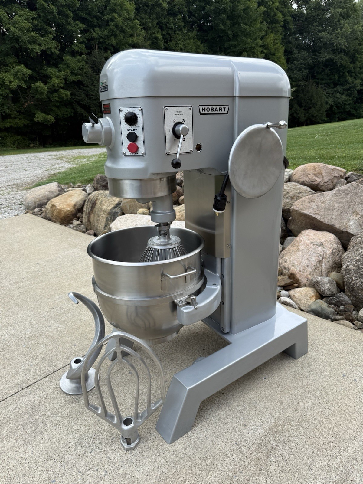 Hobart H-600 60 Qt. Commercial Mixer 200V 3PH w/ Bowl And 3 Attachments