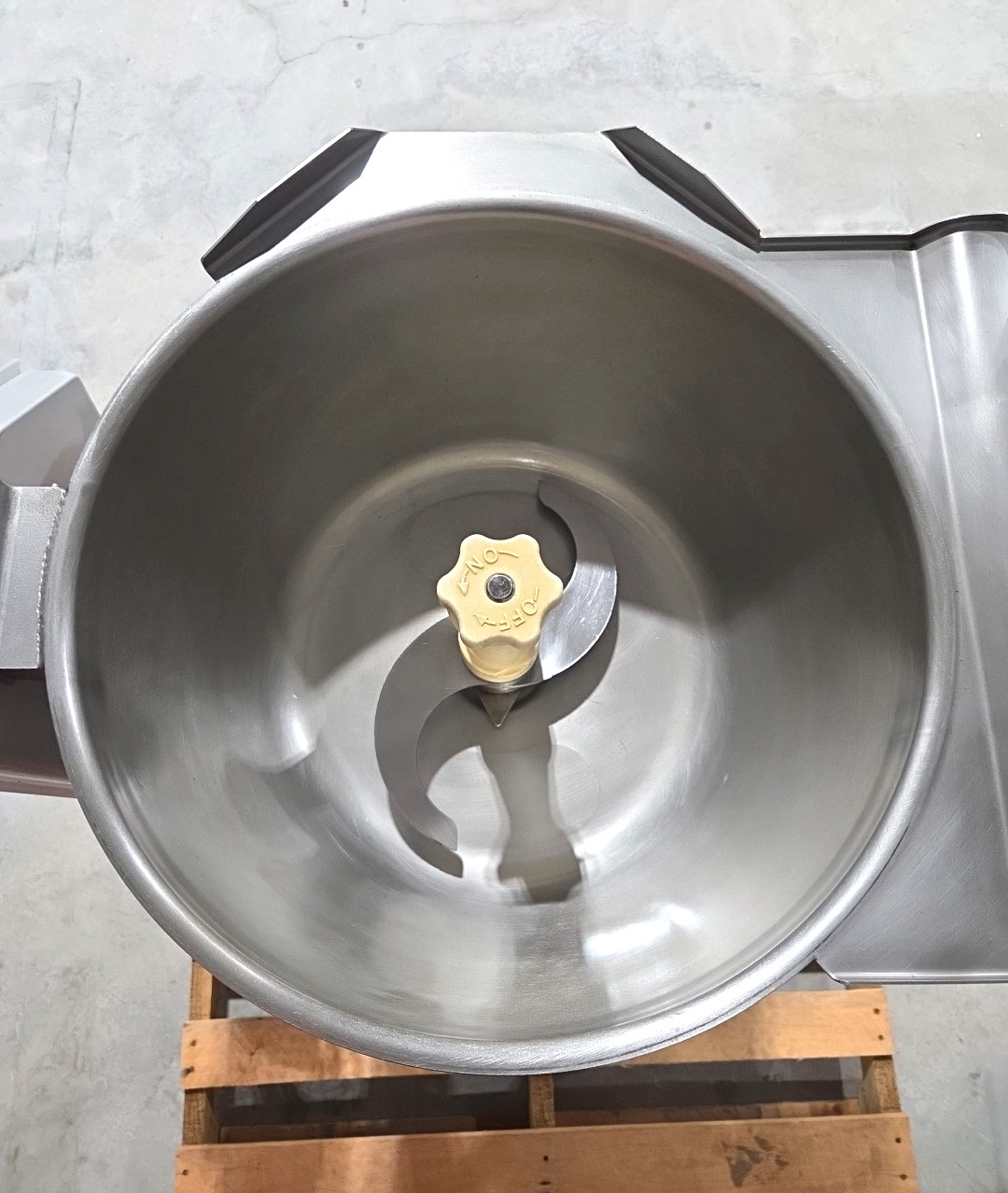 LATE MODEL HOBART HCM 450 45QT VCM w/ Blades, and MORE – 5 HP 200V – Watch Video