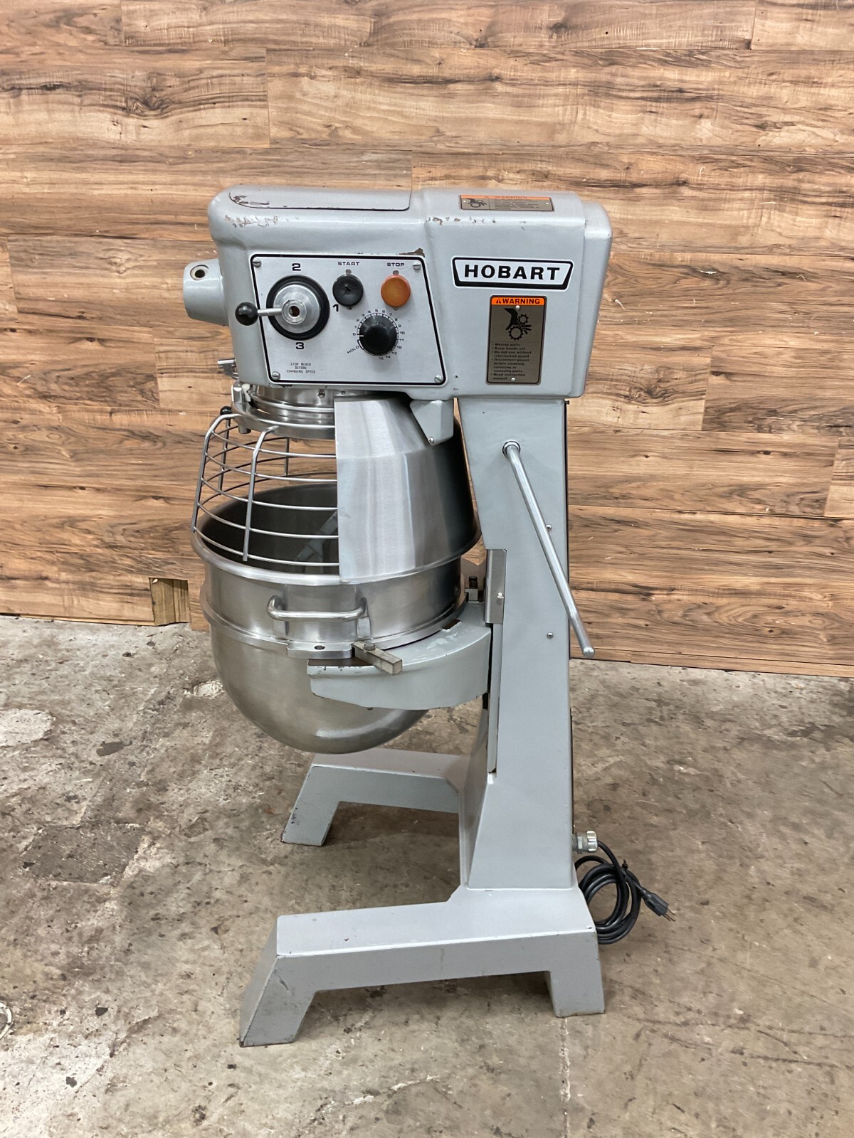 Hobart D300T Floor Mixer, 115V w/ 1 Attachment – Serial No. 11-1020-695