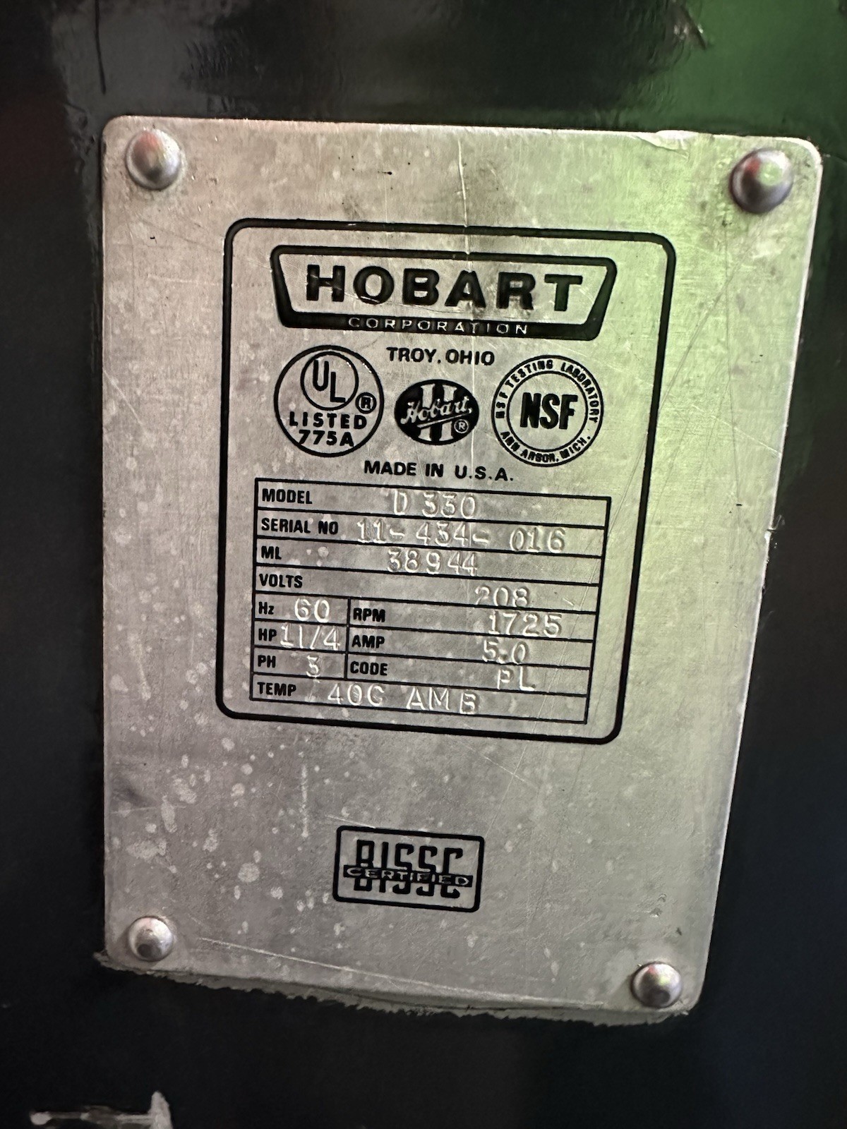 Used Hobart D330- 30 Quart Commercial 1-1/4HP, 208V, 3 Phase Dough Mixer