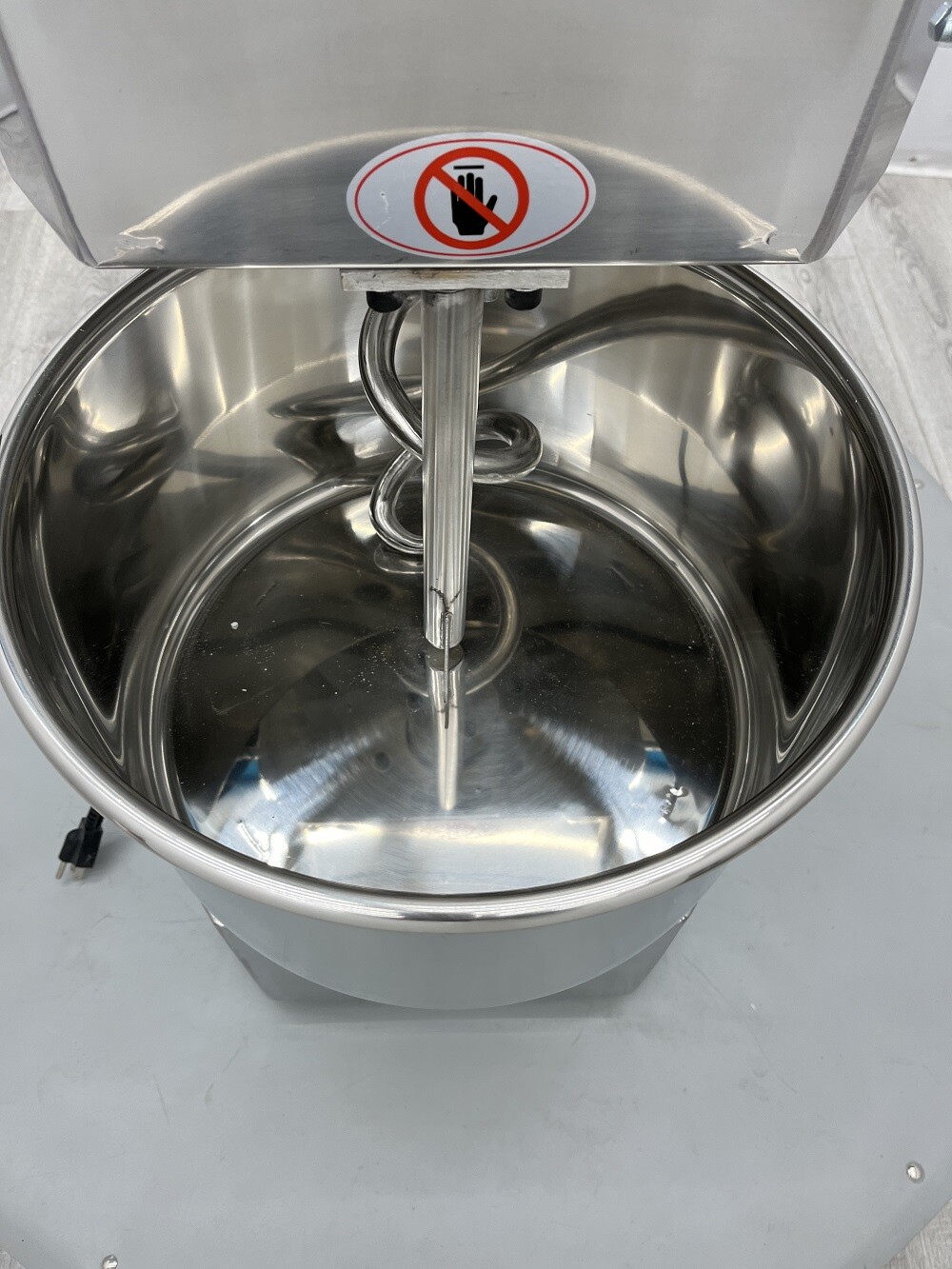 20L Dough Mixer110V Dough Spiral Mixer Bakery Flour Mixing Machine 304 SS US