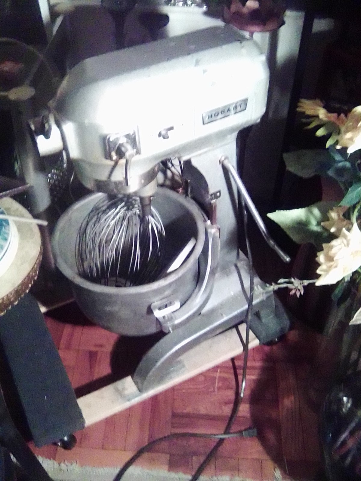 USED FOR KOSHER, COMMERCIAL HOBART MIXER A-200 20 QT with Bowl, Beater, Paddle