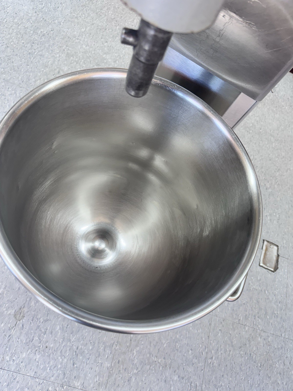 Hobart D340 40 Qt Mixer With 40 Qt SS Bowl & Heavy Duty SS Hook 1.5 HP 3 PH 208V
