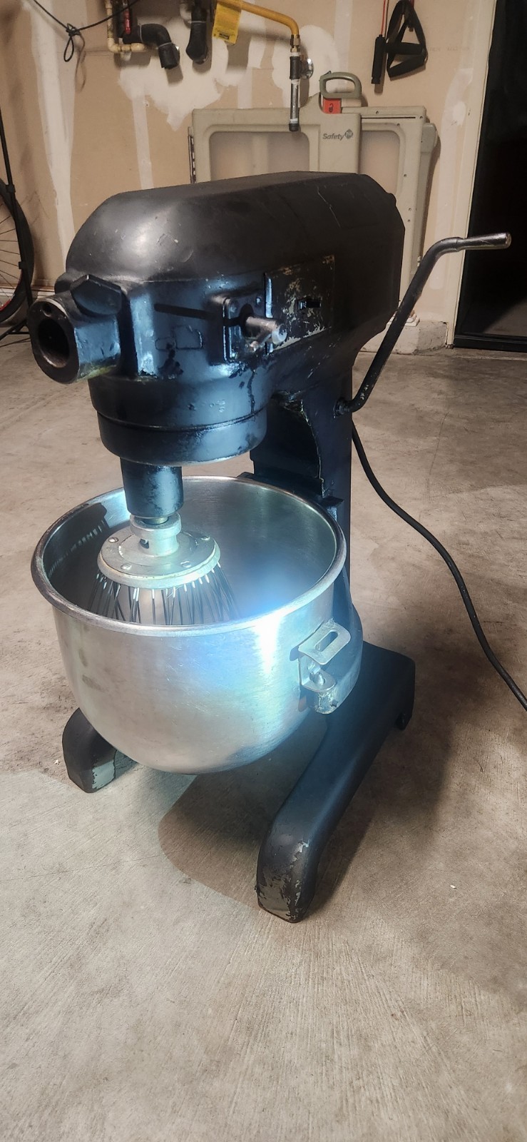 Hobart A200 T Commercial Mixer With Attachments- Video Demo -40Quart, 120VOLT