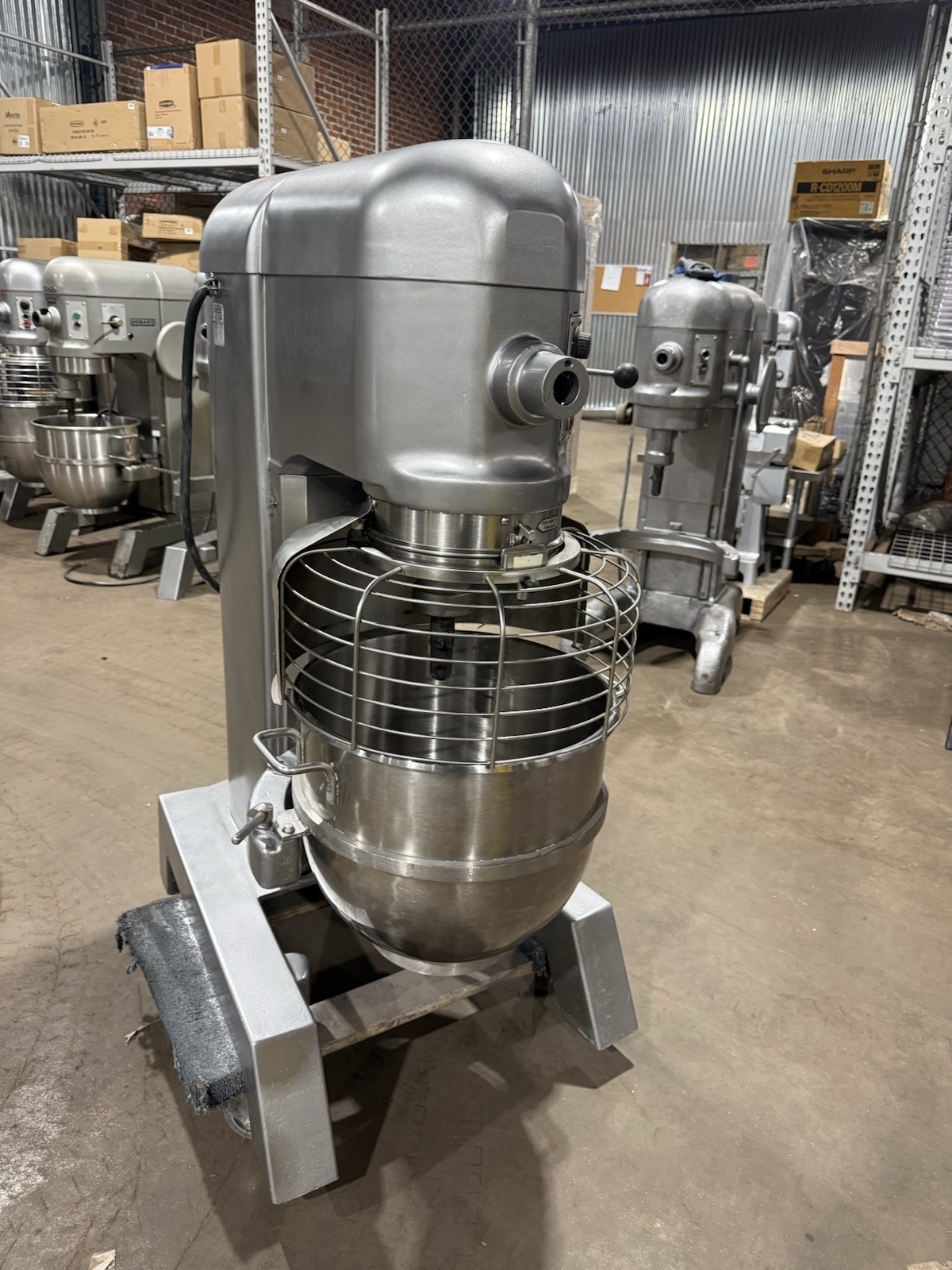 Hobart 60qt H-600-T Industrial Dough Mixer 3ph 2hp￼