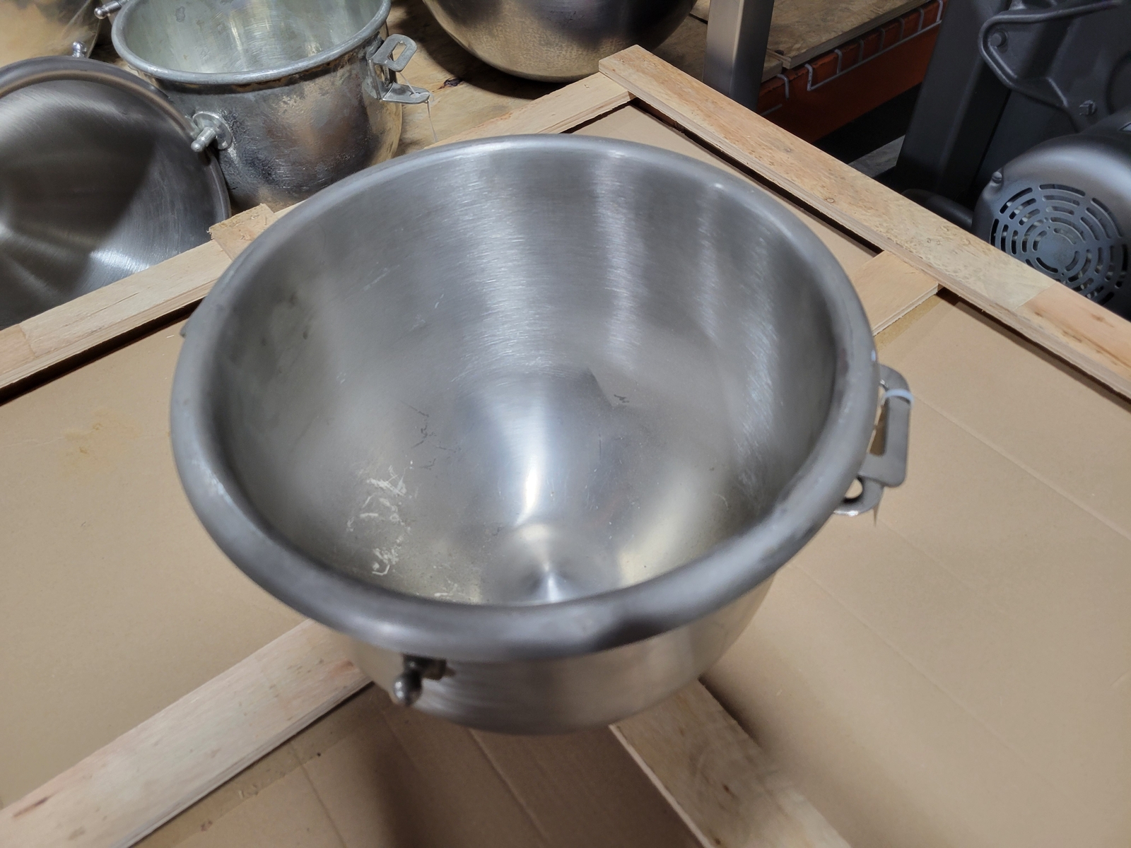 Hobart 12 QT Bowl Used