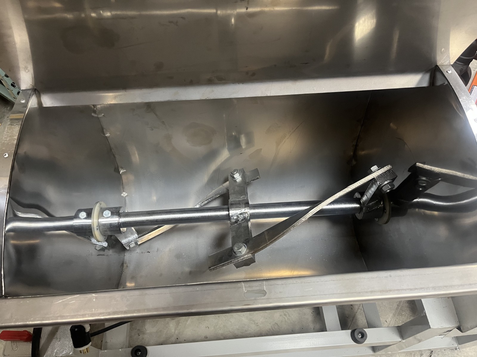NEVER USED 75 Quart Horizontal Ribbon Arm Dough Mixer 220V 4.5hp motor