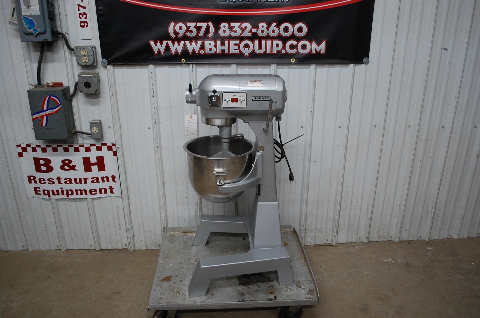 Hobart AS 200F 20 Qt Floor Mixer w/ Stainless Steel Bowl Flat Beater Dough Hook
