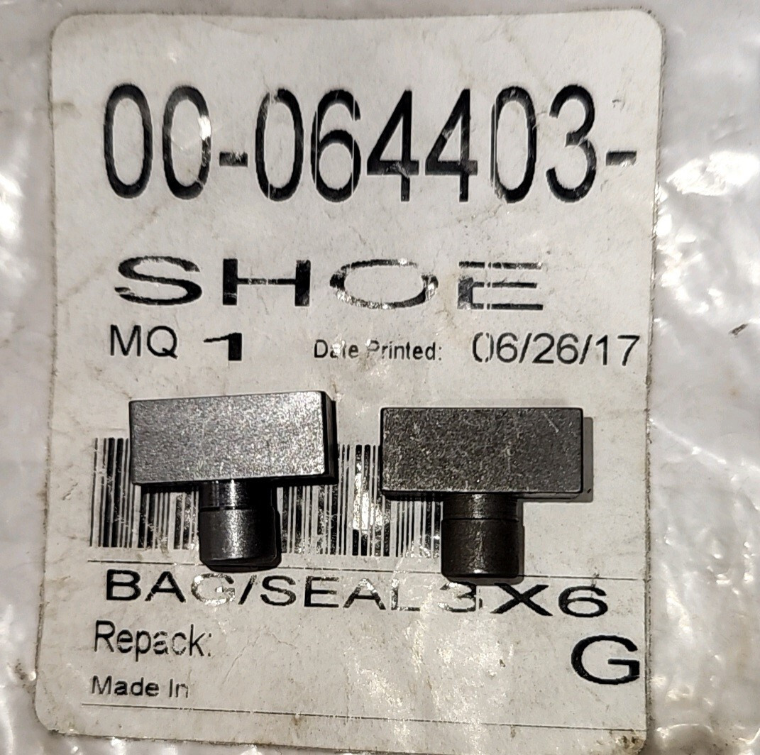 M802 V1401 Hobart 064403 Bowl lift gear box Shoe goes in shifter Fork set of 2