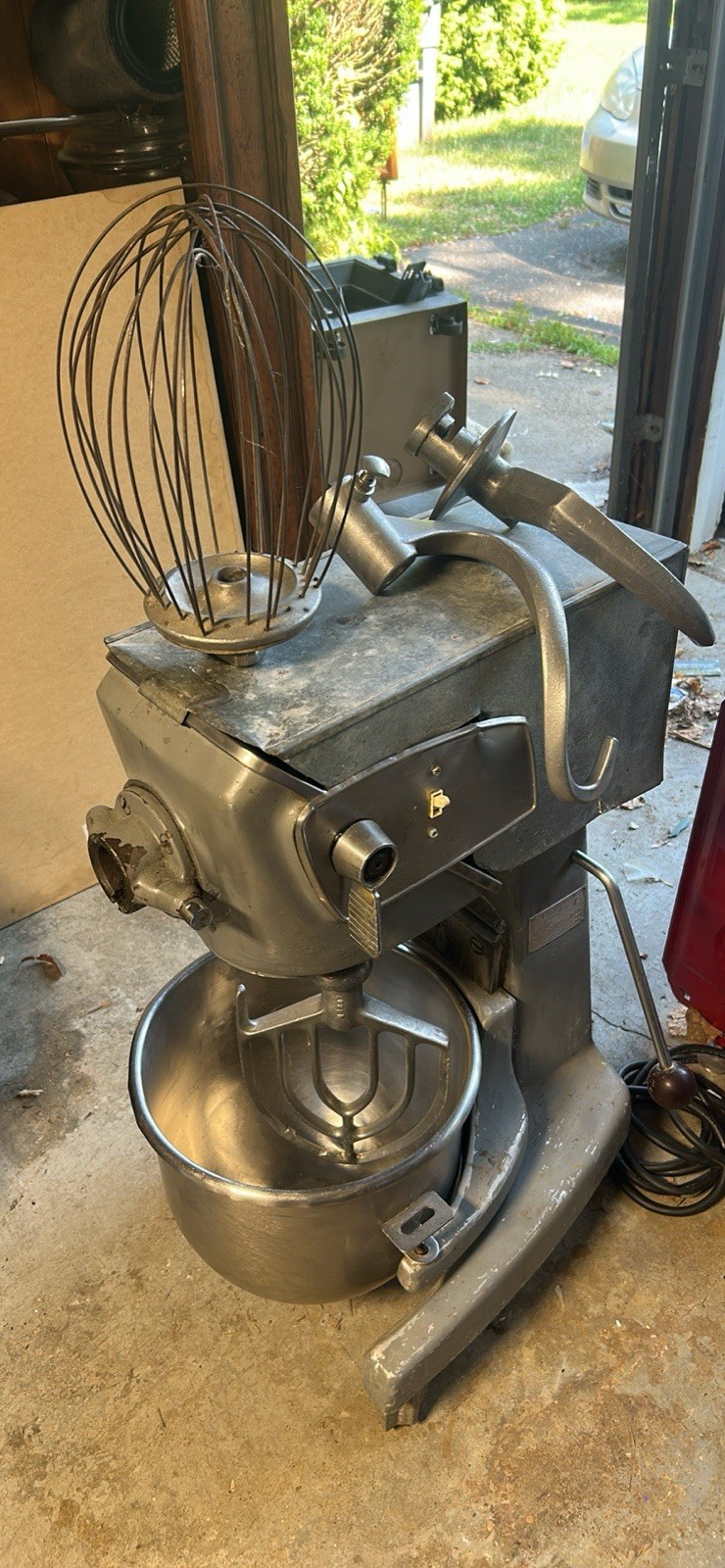 Floor Model 3-Speed Commercial Mixer w/ Bowl & Attachments