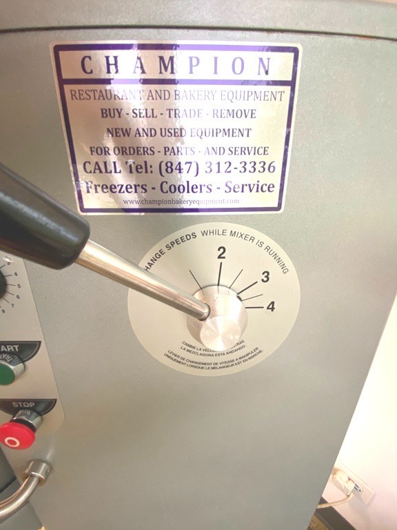 Mixers/ 30 Qts. UNIVEX Model SRM30 / 30 qt/ 4 Attachments / 4 Speed 115V