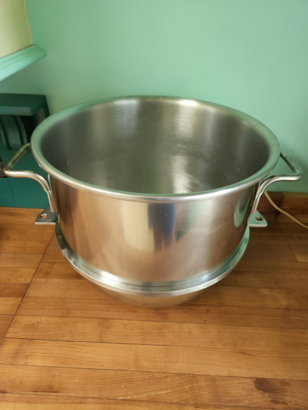 Hobart 30 Qt. Reducer Stainless Bowl VMLHP30 for Classic Mixers 00-295648 – EUC