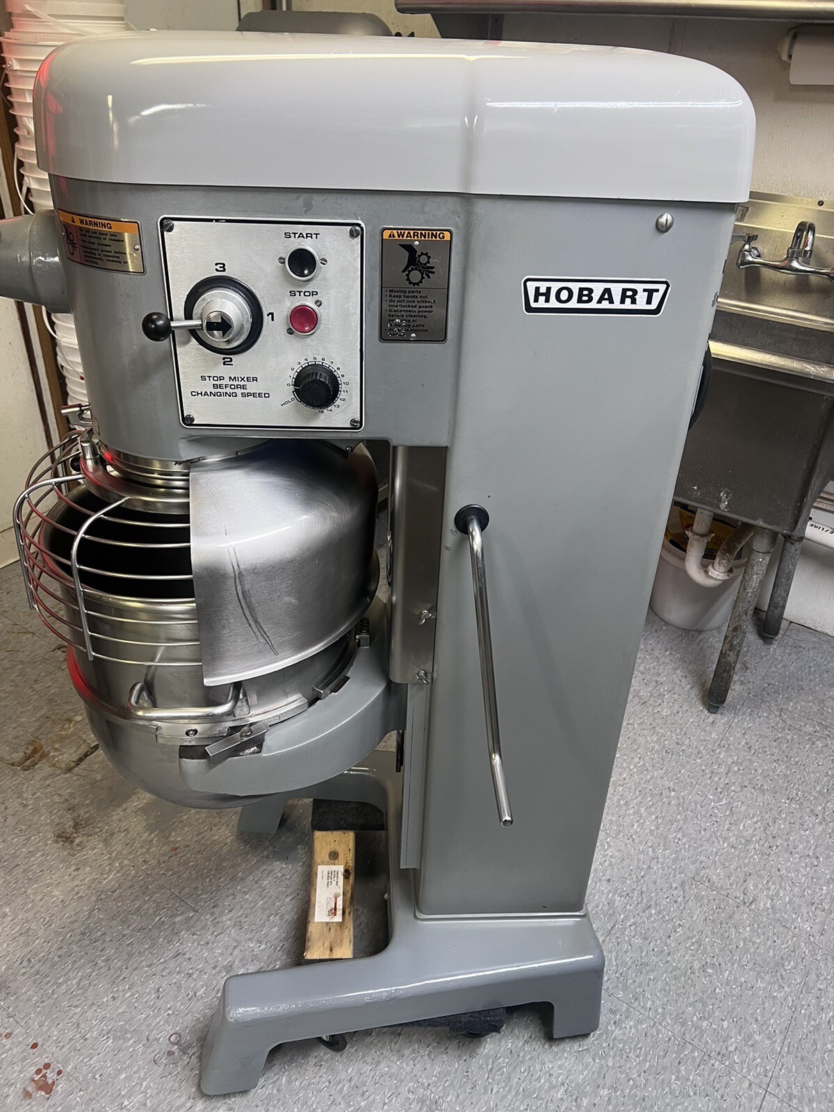 Hobart D340 40 Qt Mixer With 40 Qt SS Bowl & Heavy Duty SS Hook 1.5 HP 3 PH 220v
