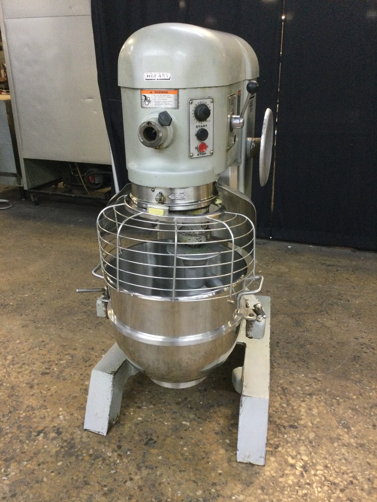 Hobart H-600T, 60Qt Dough Mixer With Bowl 1 Attachment